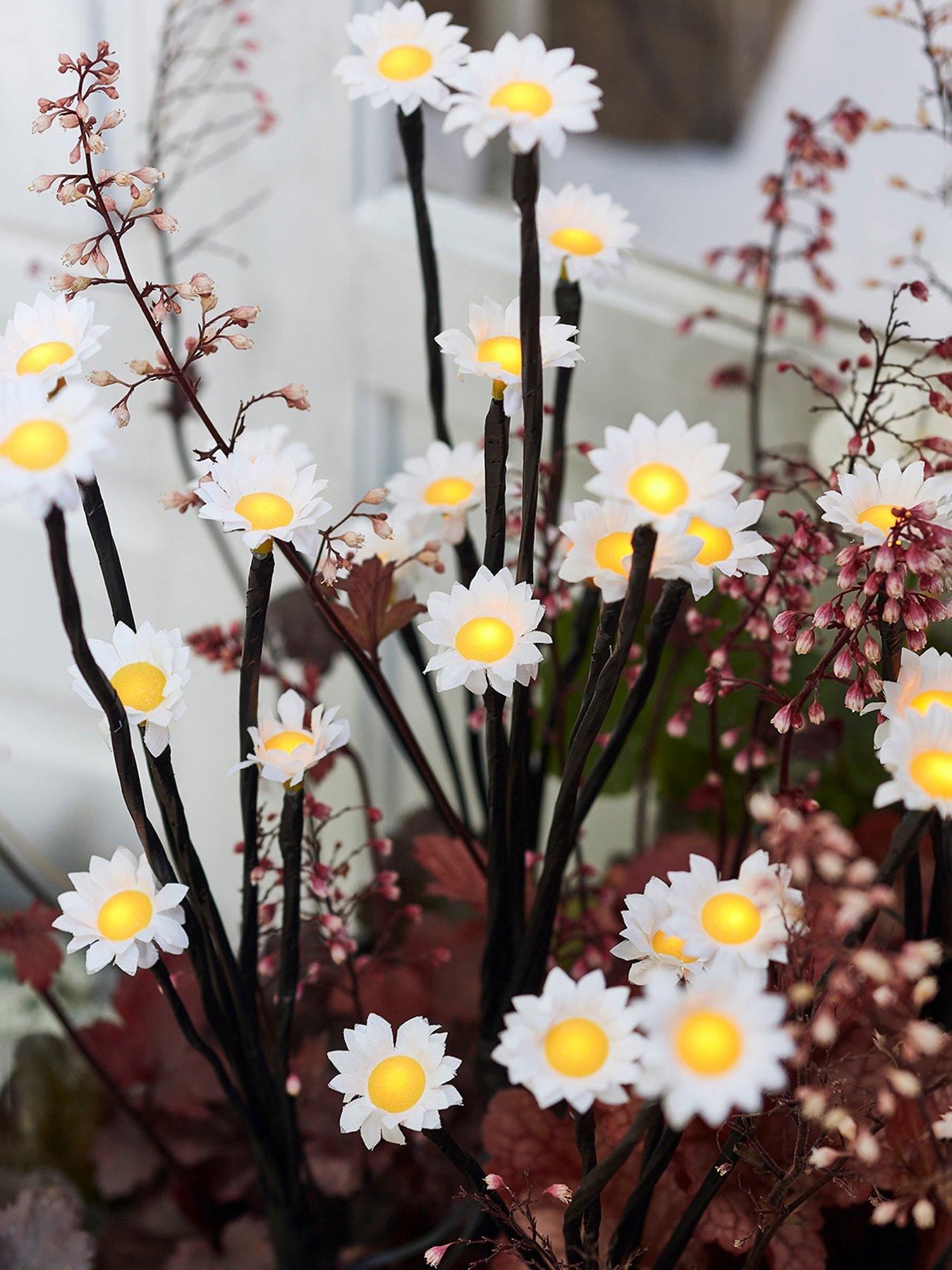 lights4fun-30led-solar-daisy-stake-lightsfront