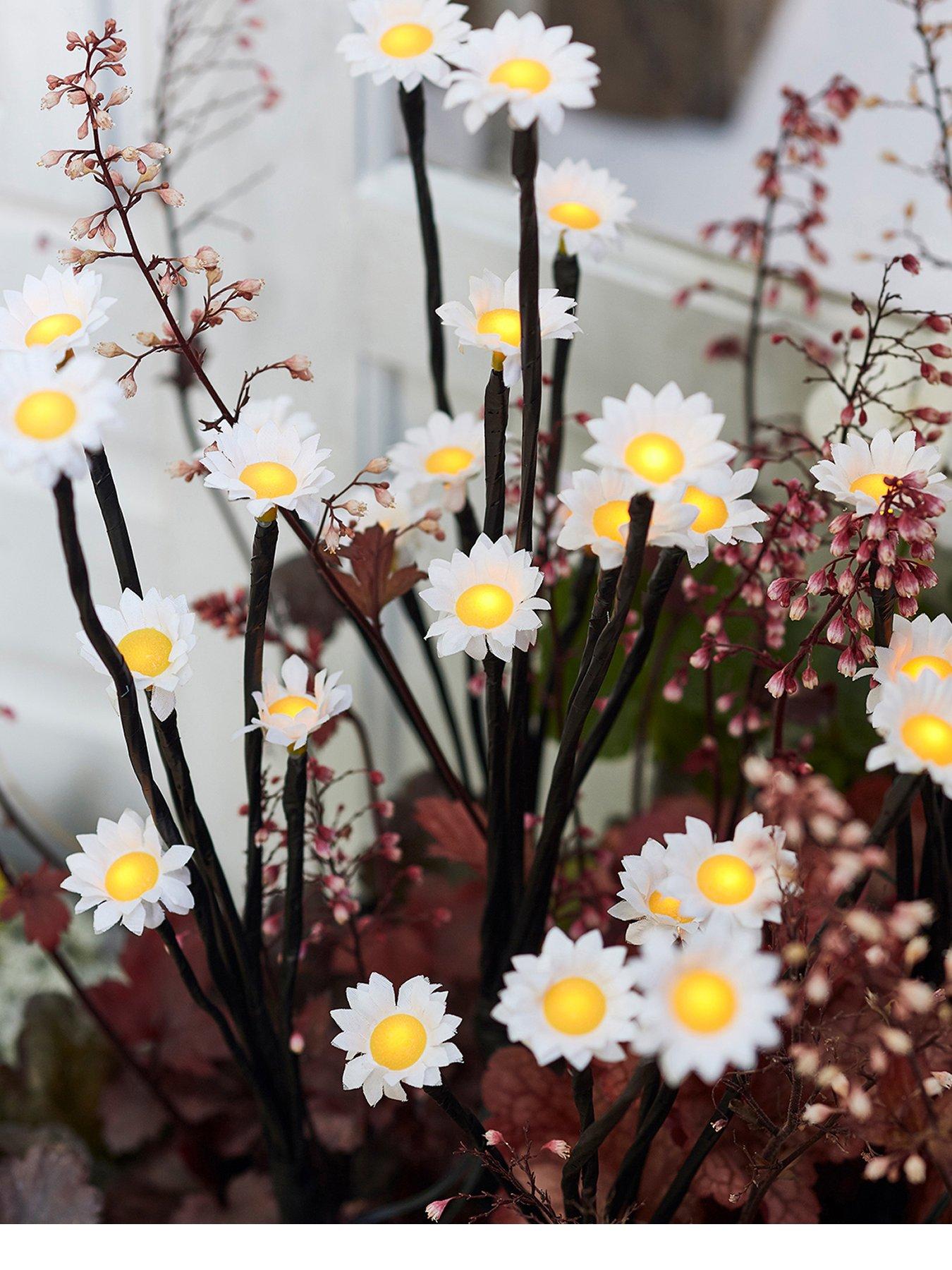 lights4fun-30led-solar-daisy-stake-lightsstillFront