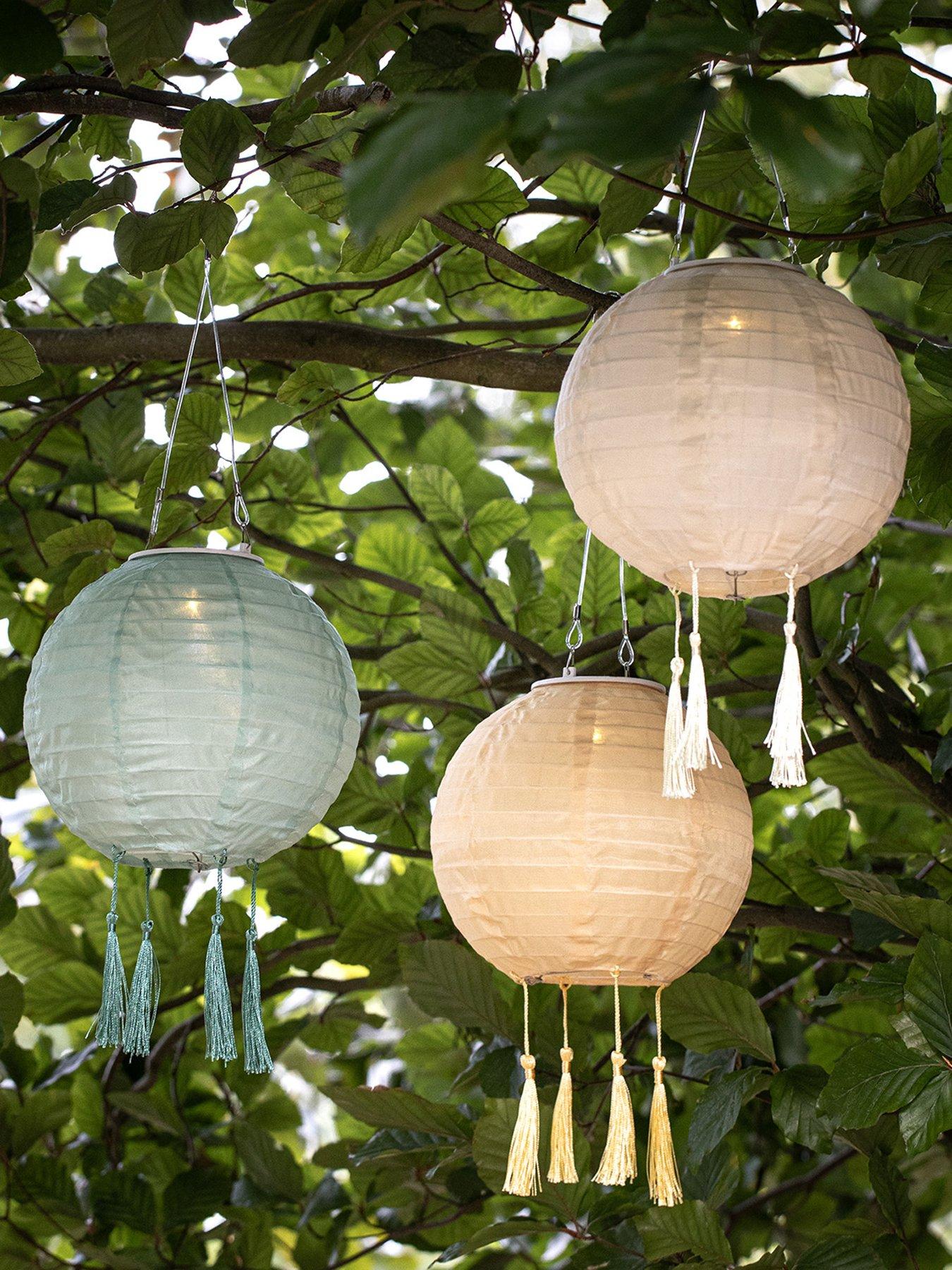 lights4fun-3-pastel-lucena-tassel-hanging-solar-lanternsfront