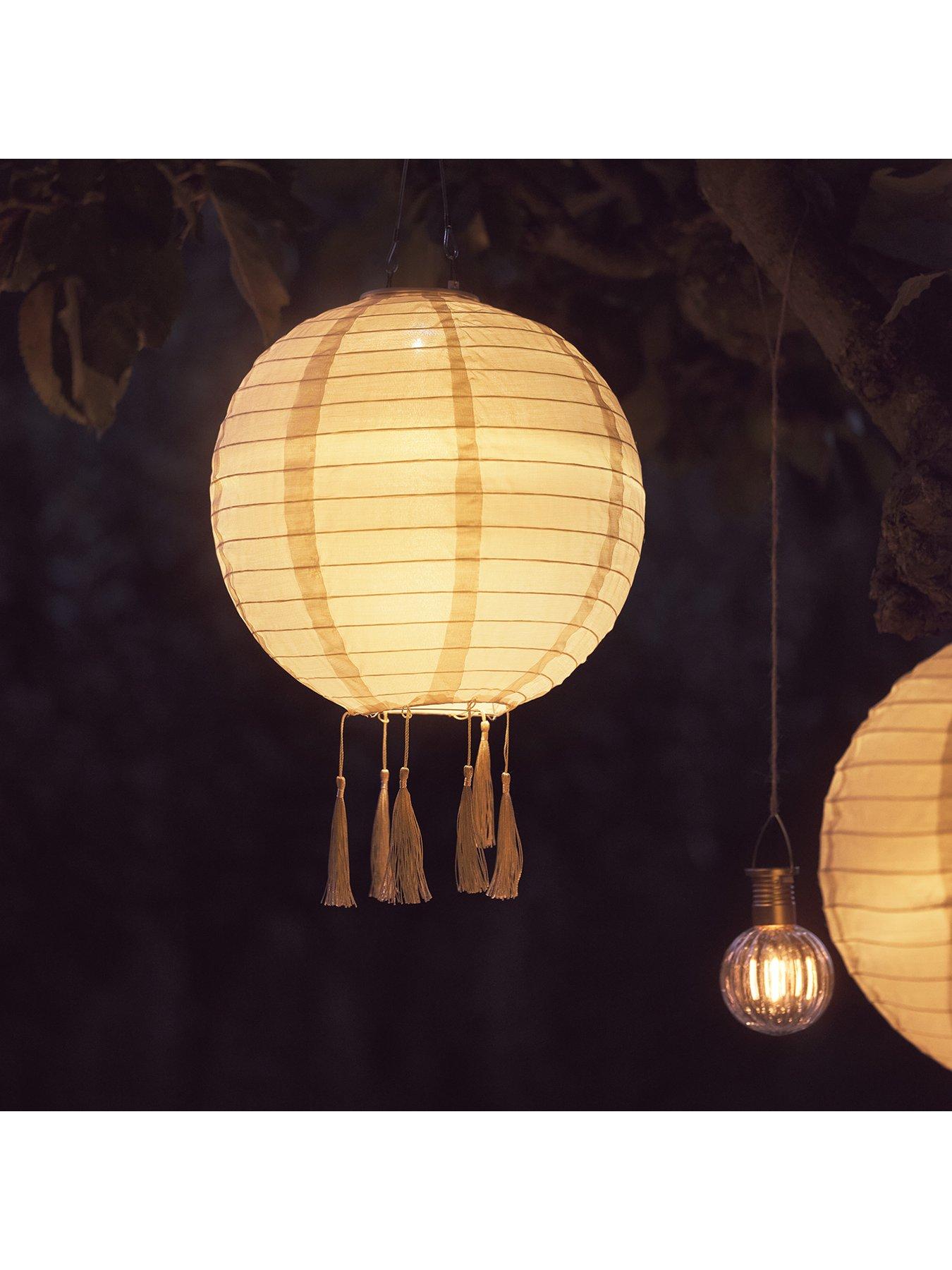lights4fun-3-pastel-lucena-tassel-hanging-solar-lanternsdetail