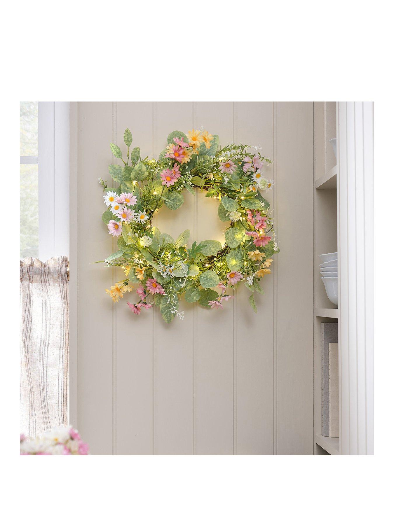 lights4fun-40cm-pre-lit-wilderness-daisy-wreathstillFront