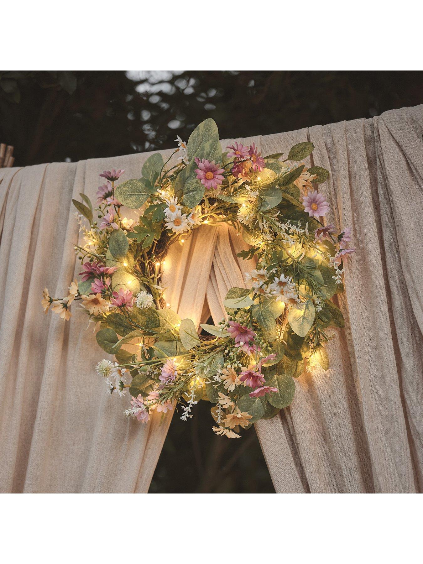 lights4fun-40cm-pre-lit-wilderness-daisy-wreathback