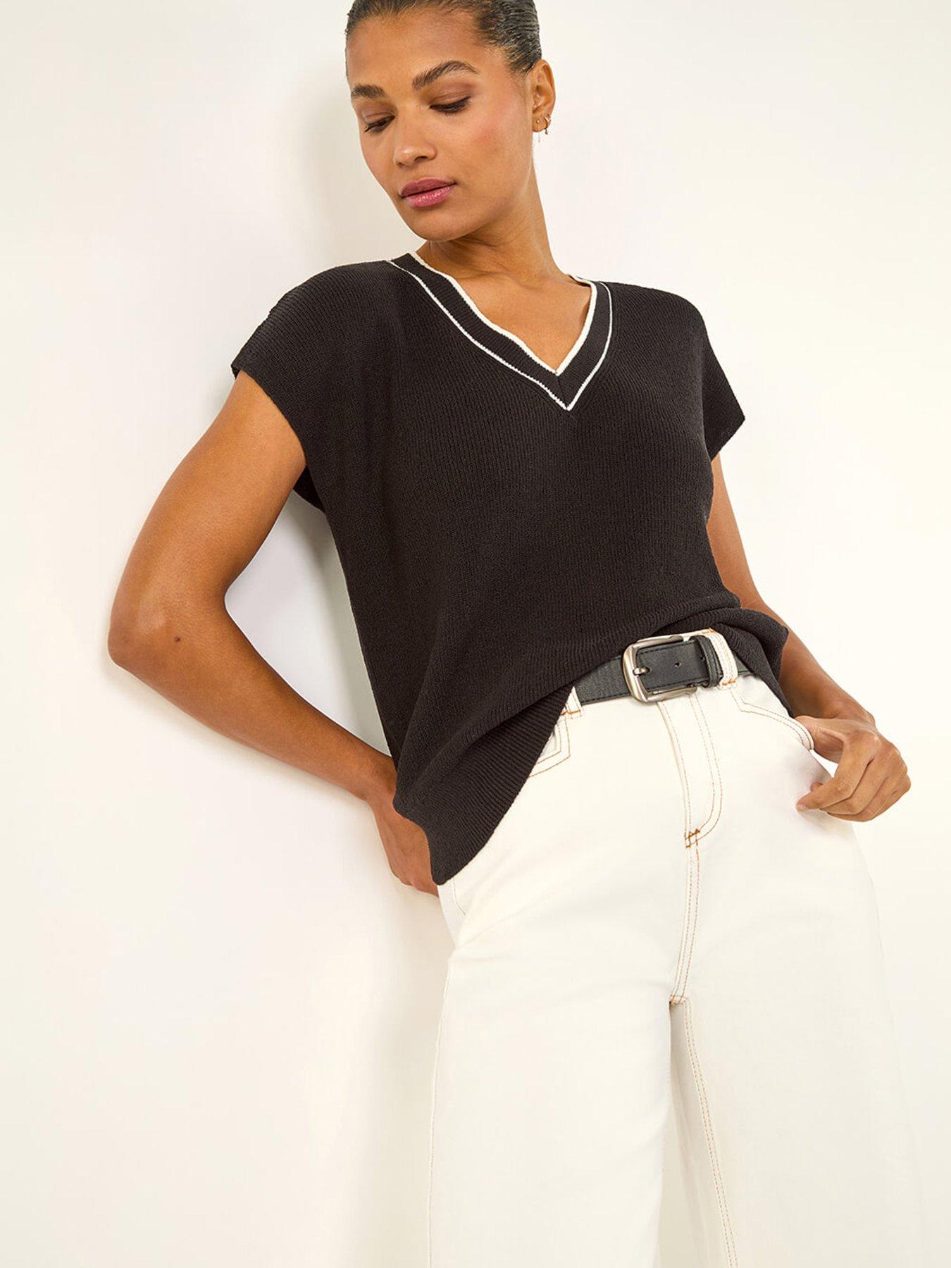 roman-light-weight-v-neck-knitted-vestoutfit