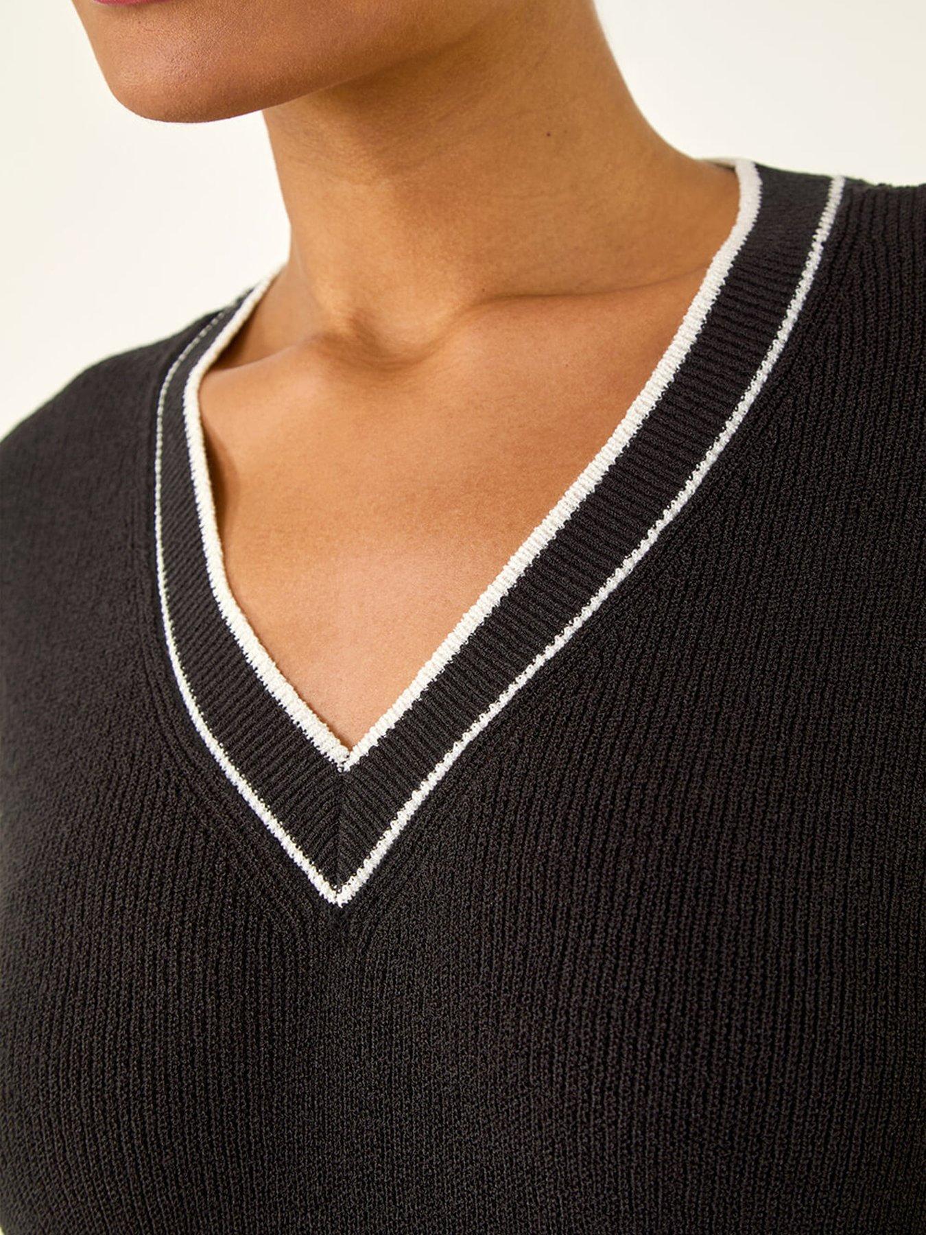 roman-light-weight-v-neck-knitted-vestdetail