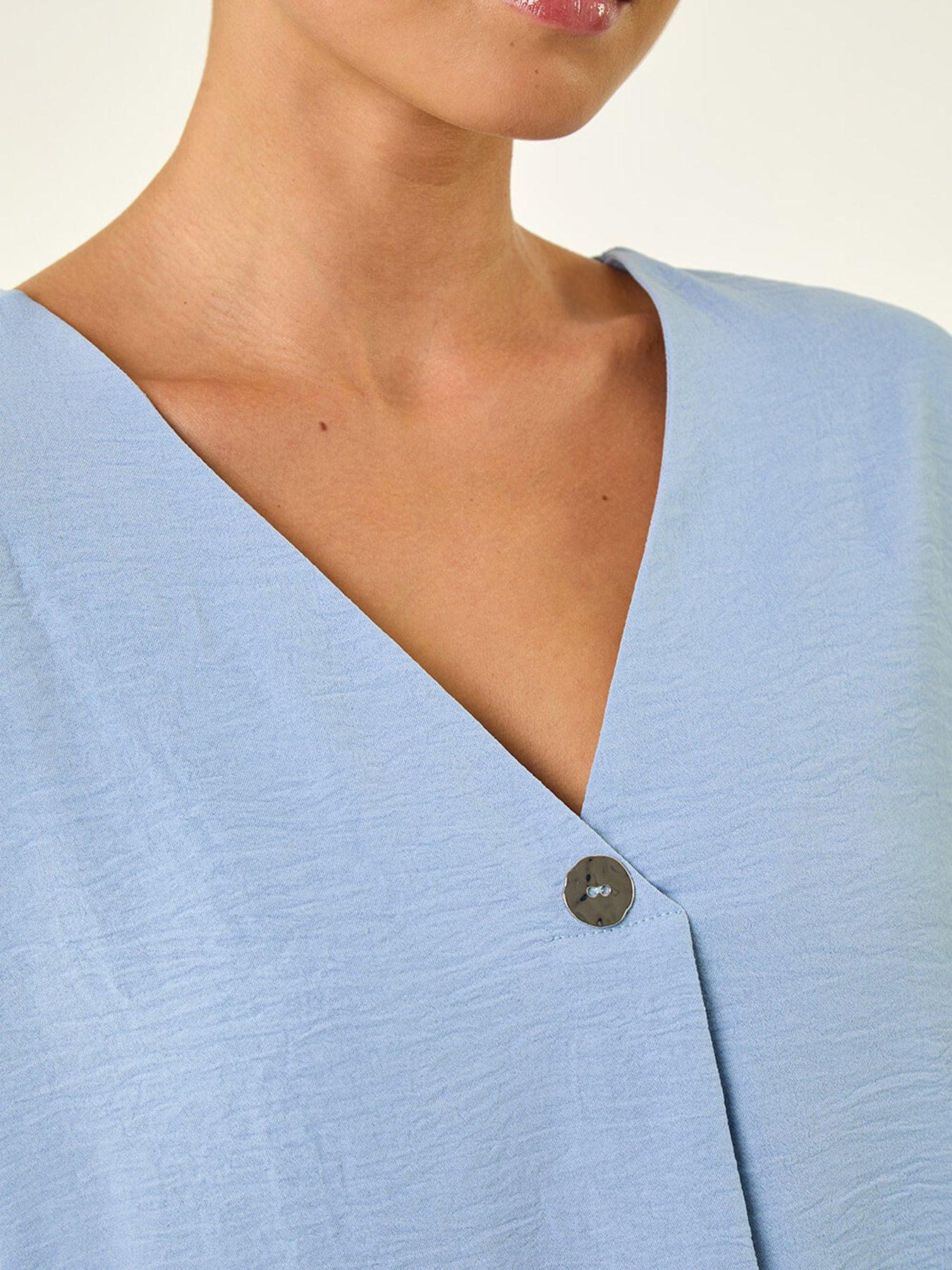 roman-petite-one-buttoned-v-neck-topdetail