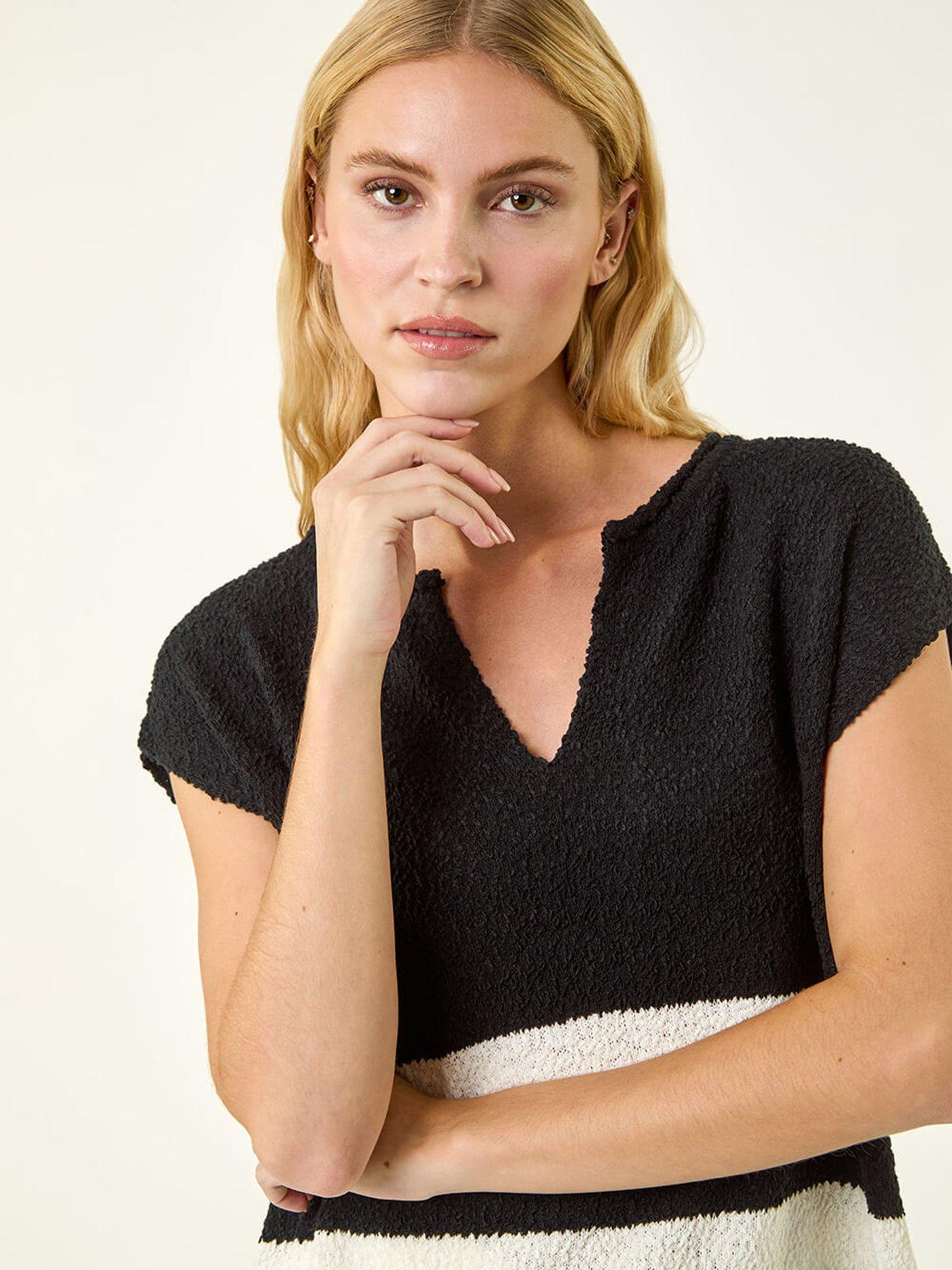 roman-stripe-v-neck-knit-vestoutfit