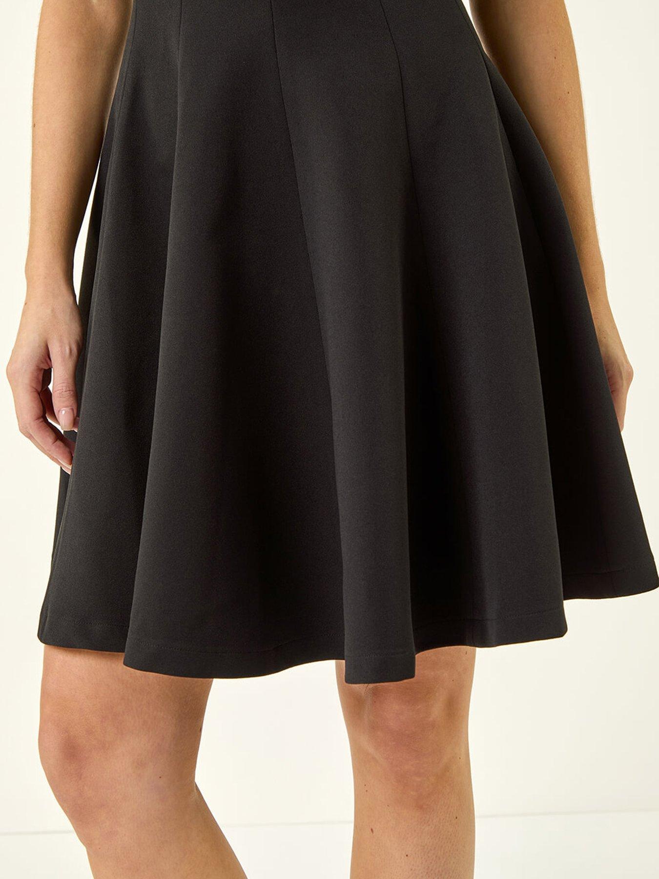 roman-panel-flared-stretch-dressdetail