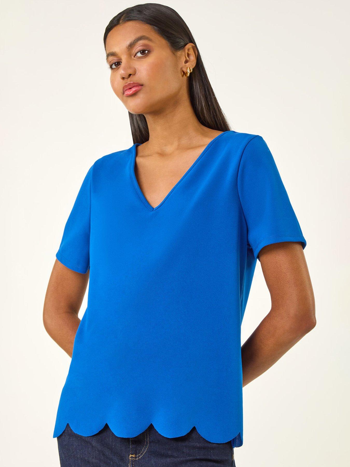 roman-scalloped-hem-v-neck-t-shirtoutfit