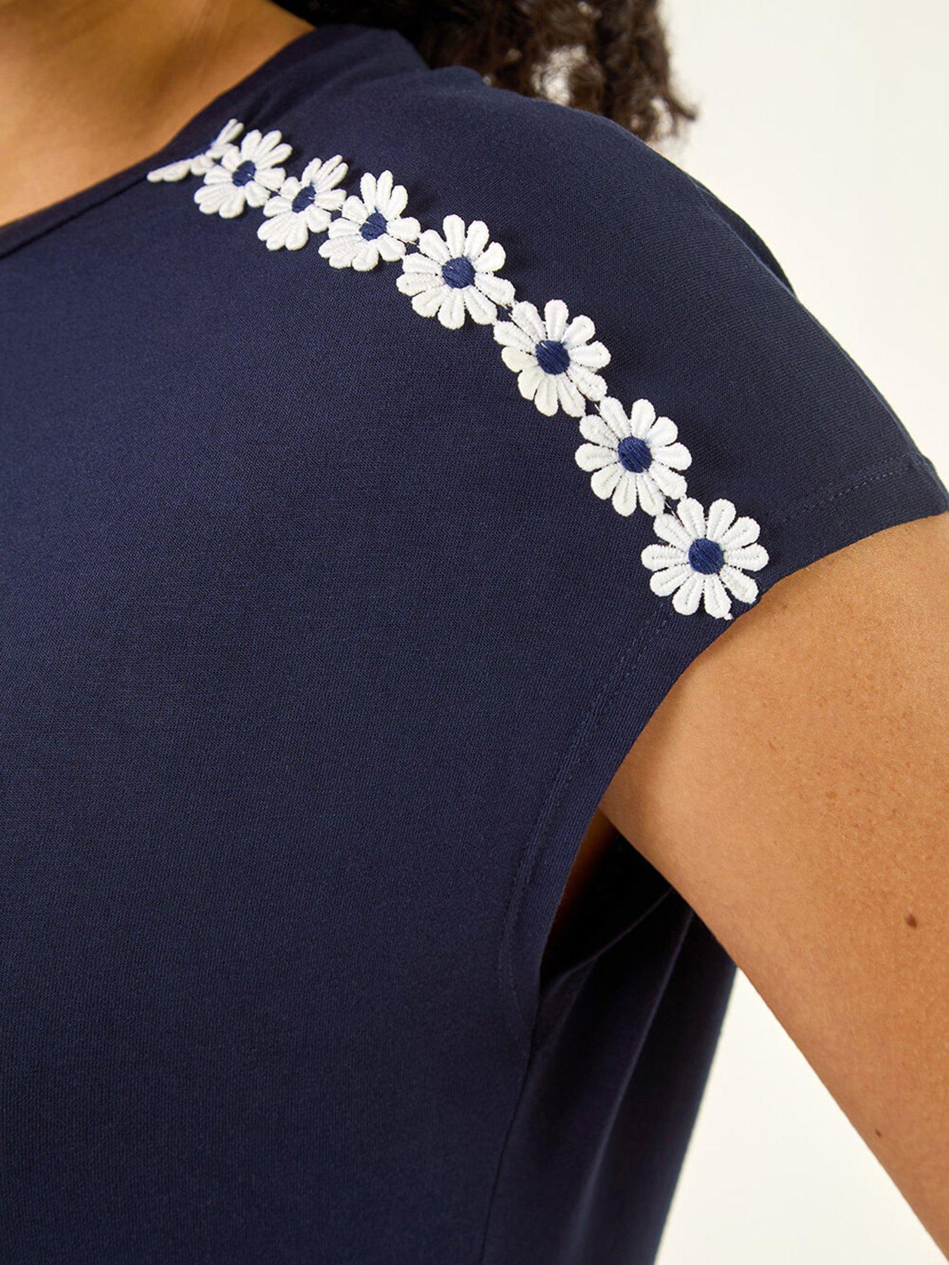 roman-daisy-shoulder-trim-topdetail