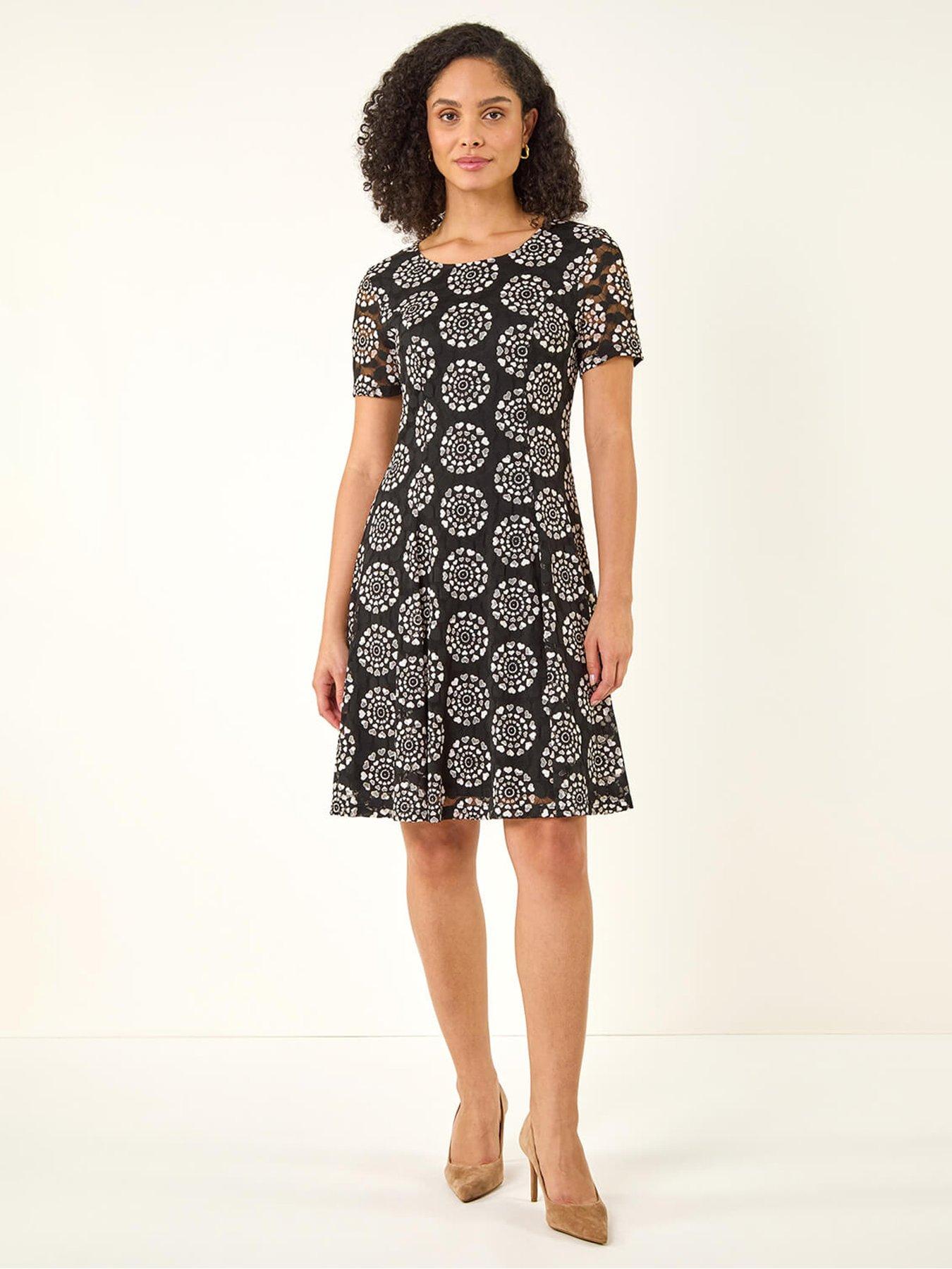 roman-heart-circle-lace-stretch-dressfront