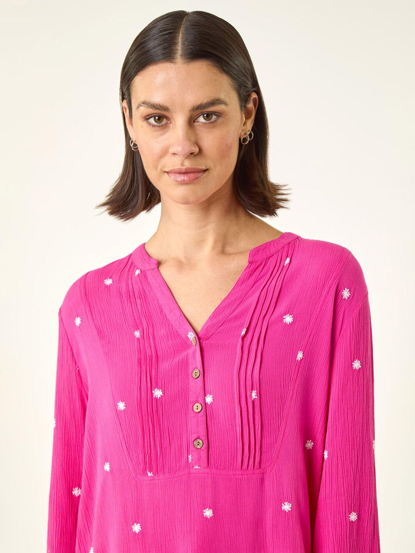 roman-embroidered-dot-topoutfit