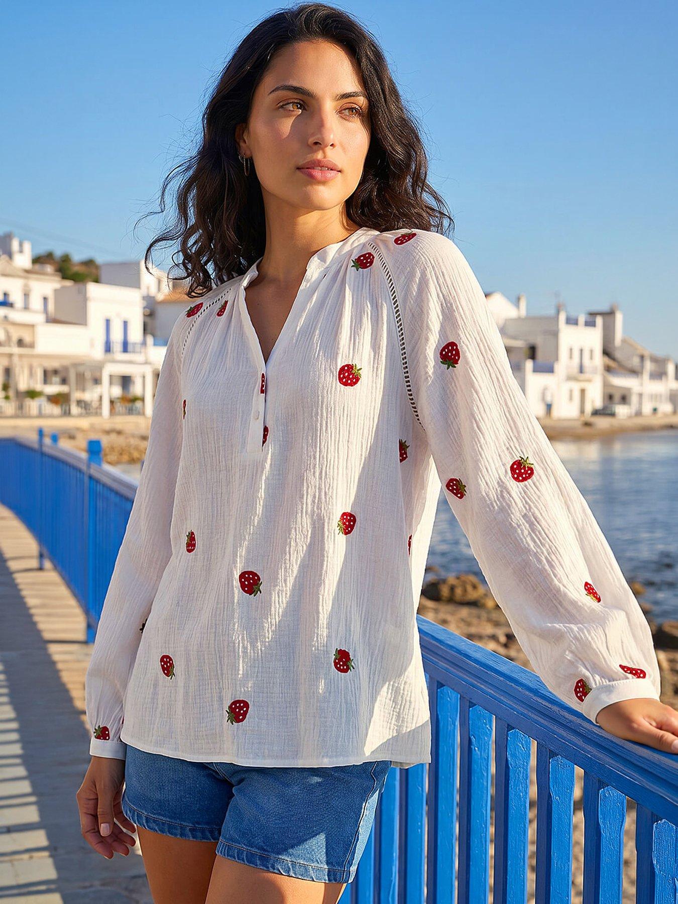 Roman Dusk Strawberry V-neck Tunic Top