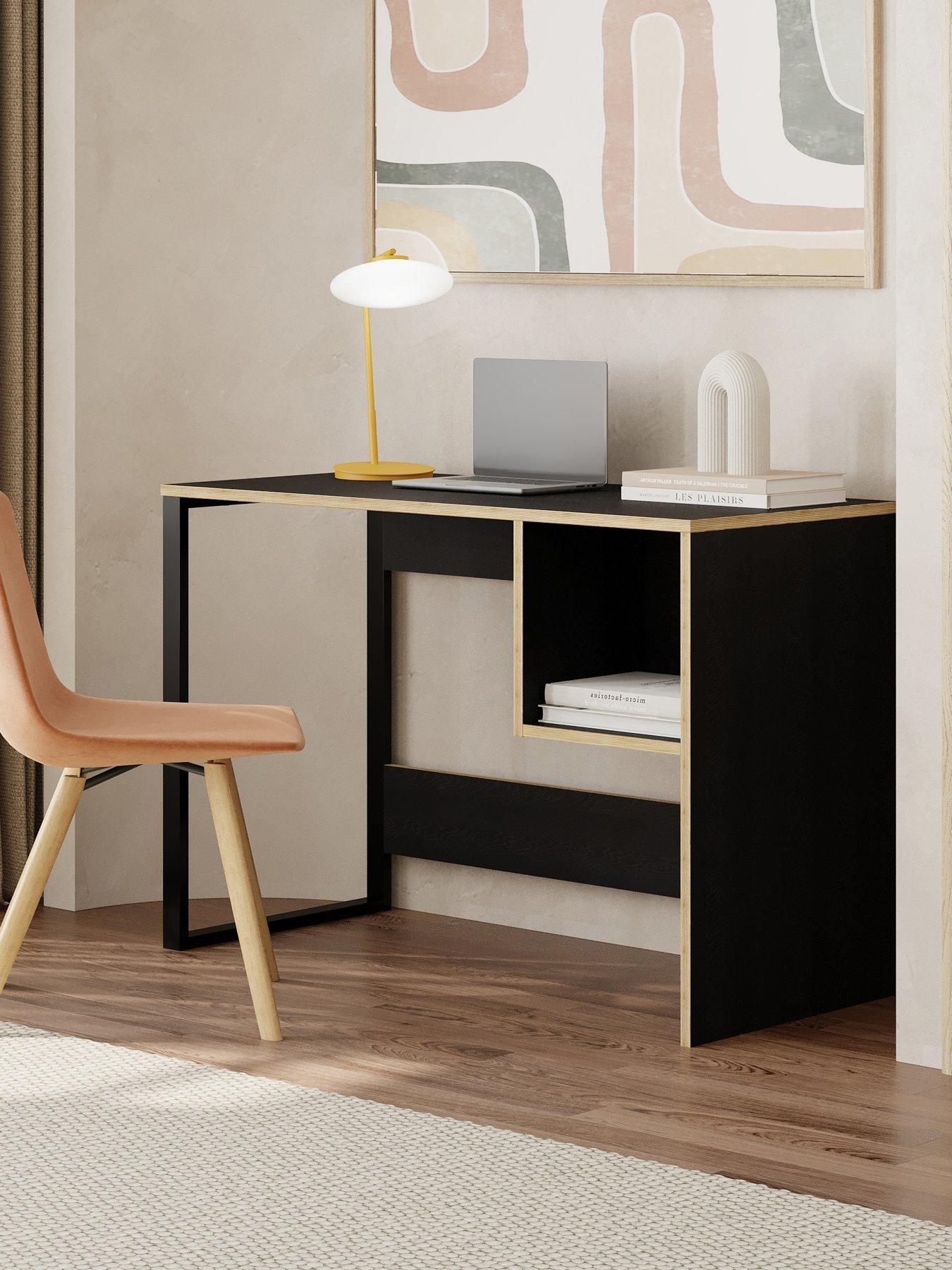 decortie-model-desk-blackfront