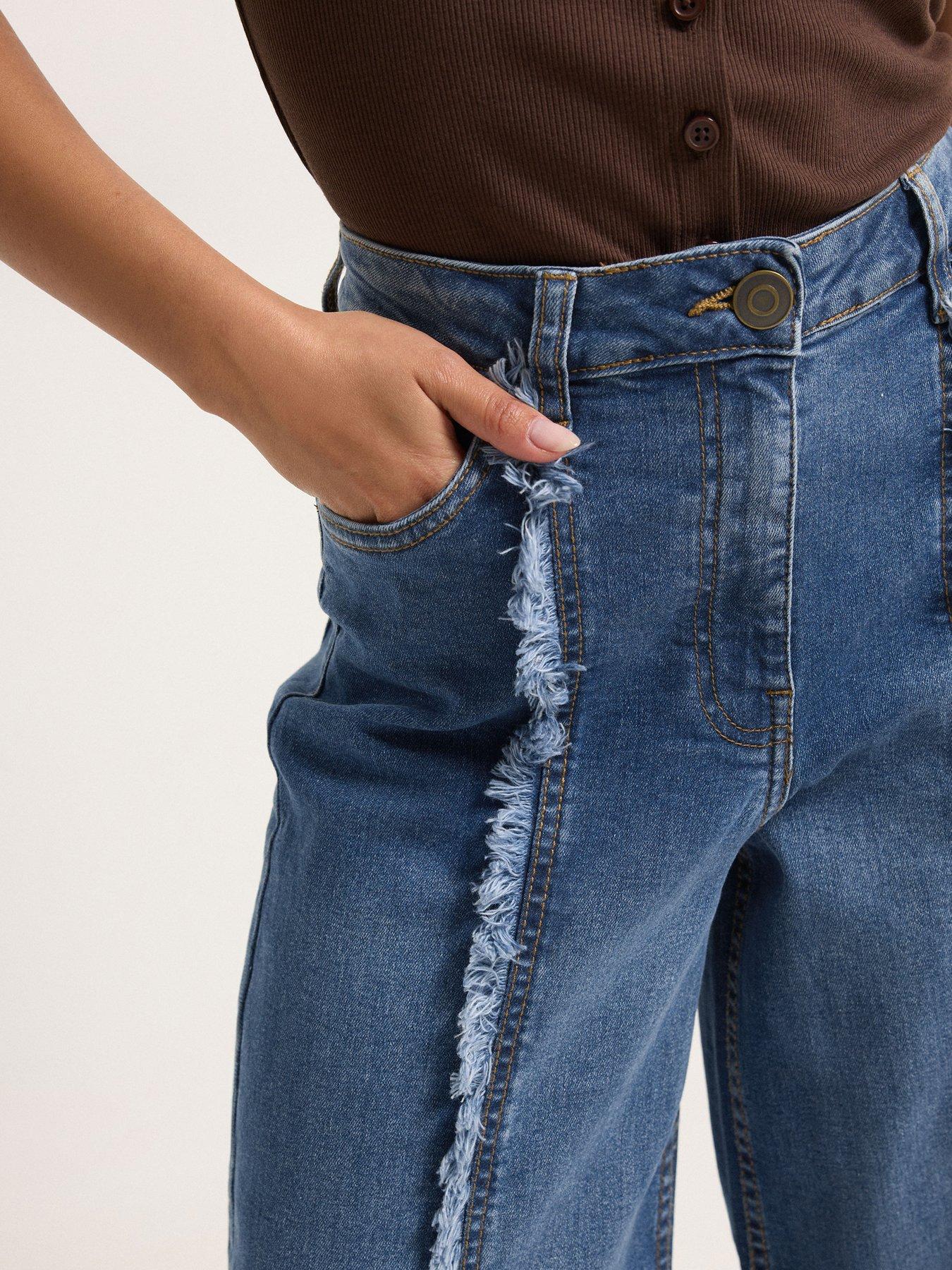 pixiegirl-petite-frayed-seam-wide-leg-stretch-jeanoutfit