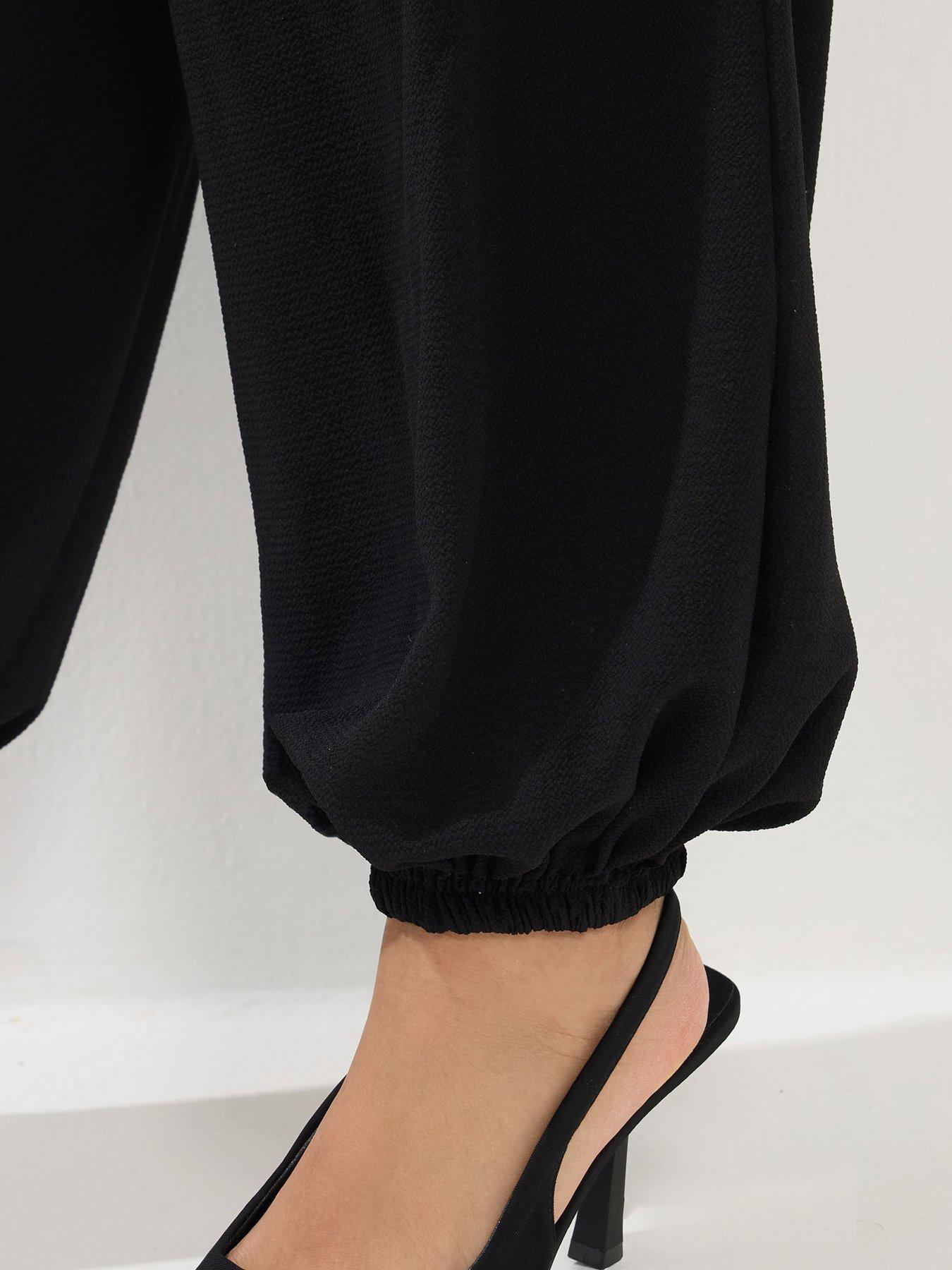 pixiegirl-petite-balloon-crepe-trouser-blackoutfit