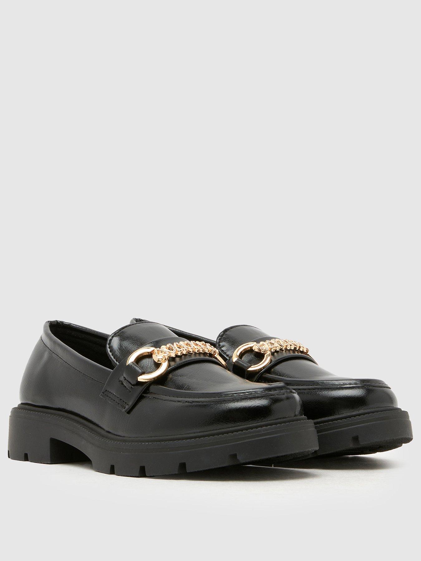 schuh-junior-bts-loyalty-chunky-love-heart-loafer-loretta-update-blackstillFront