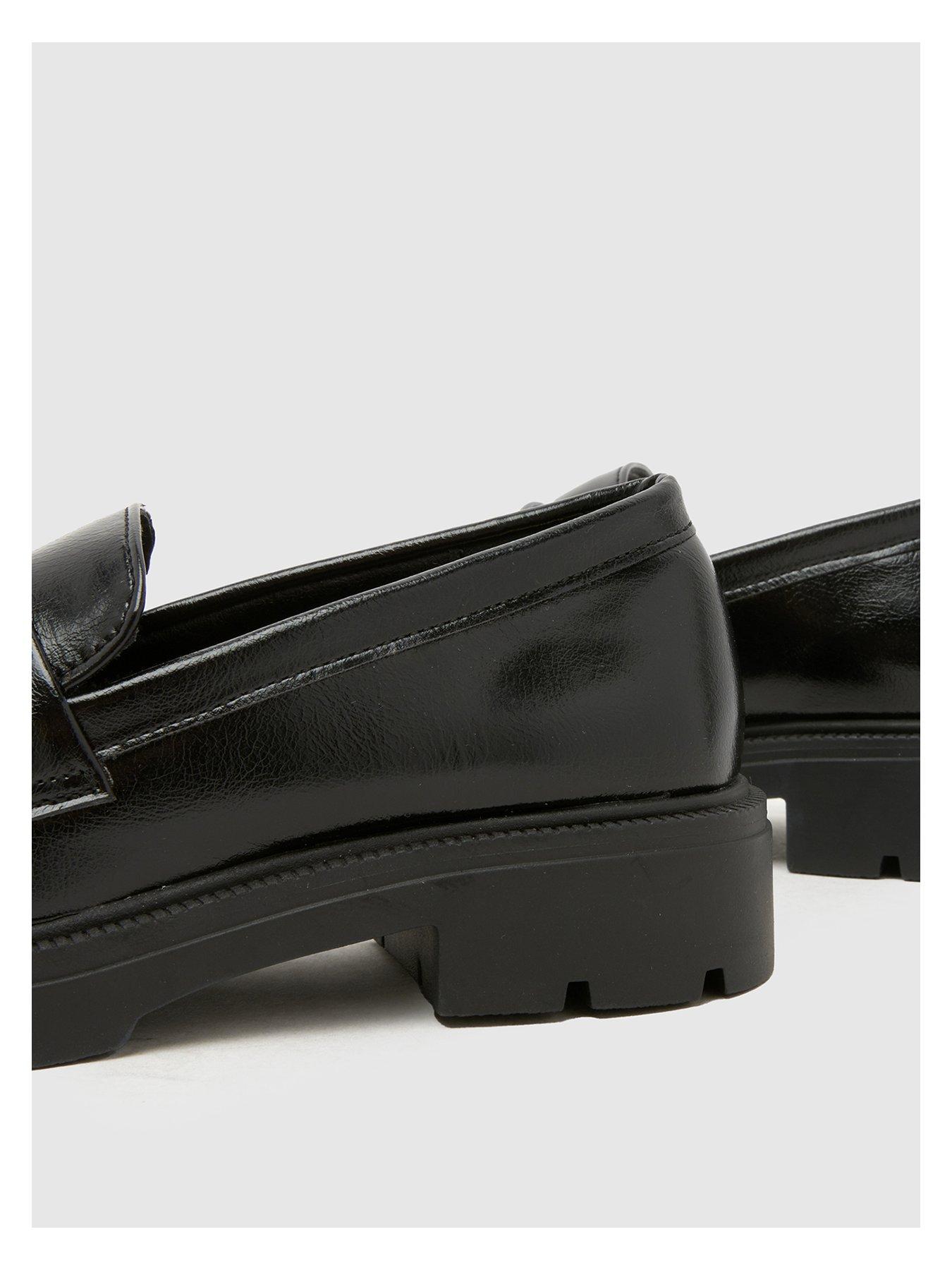 schuh-junior-bts-loyalty-chunky-love-heart-loafer-loretta-update-blackoutfit