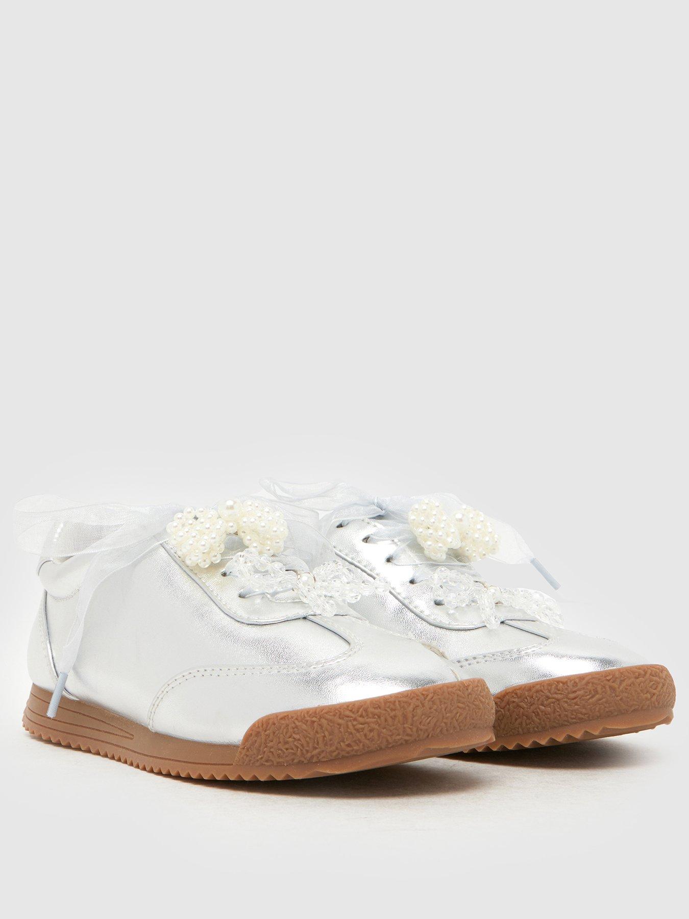 schuh-junior-mittens-charm-trainer-silverstillFront