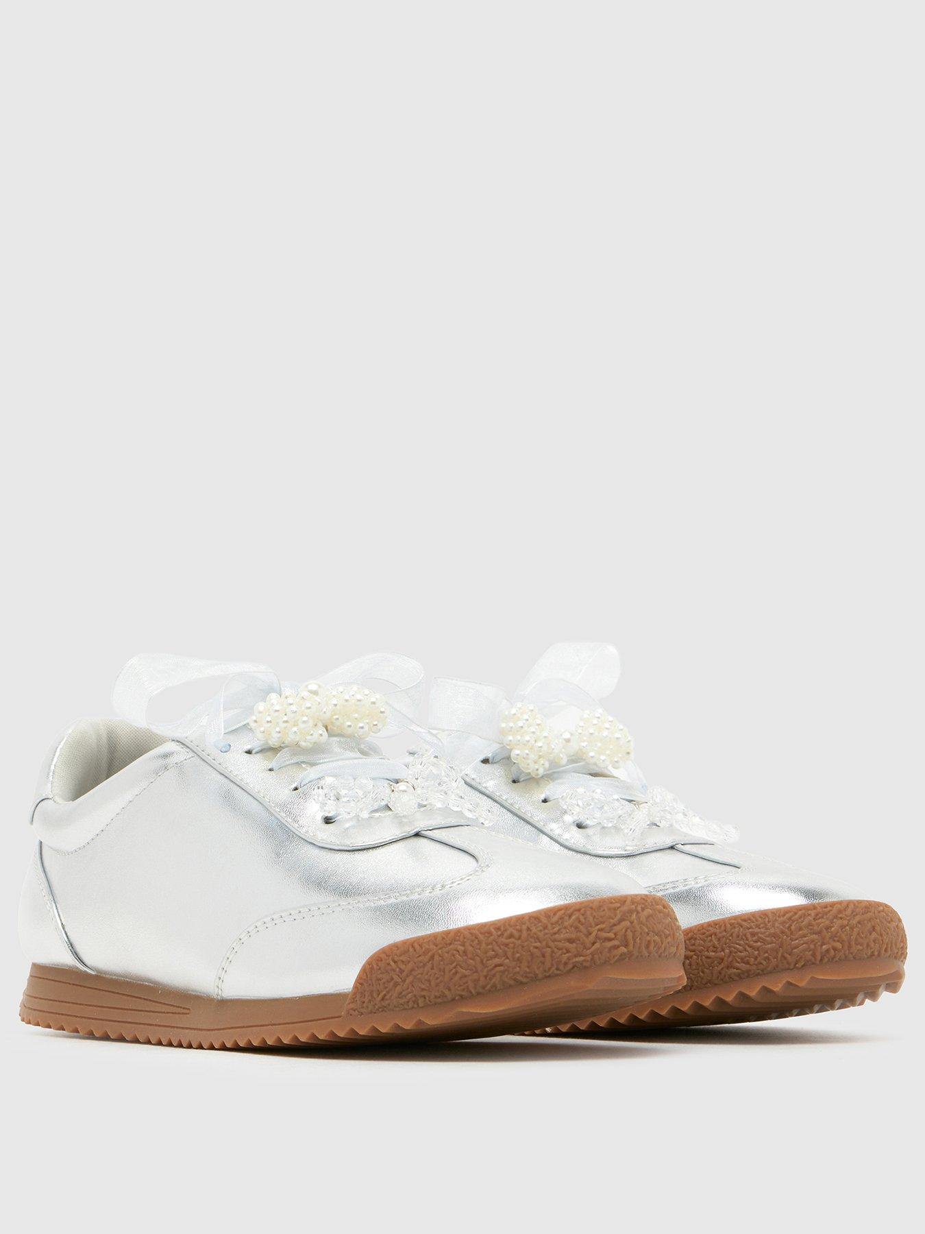 schuh-youth-mittens-charm-trainerstillFront