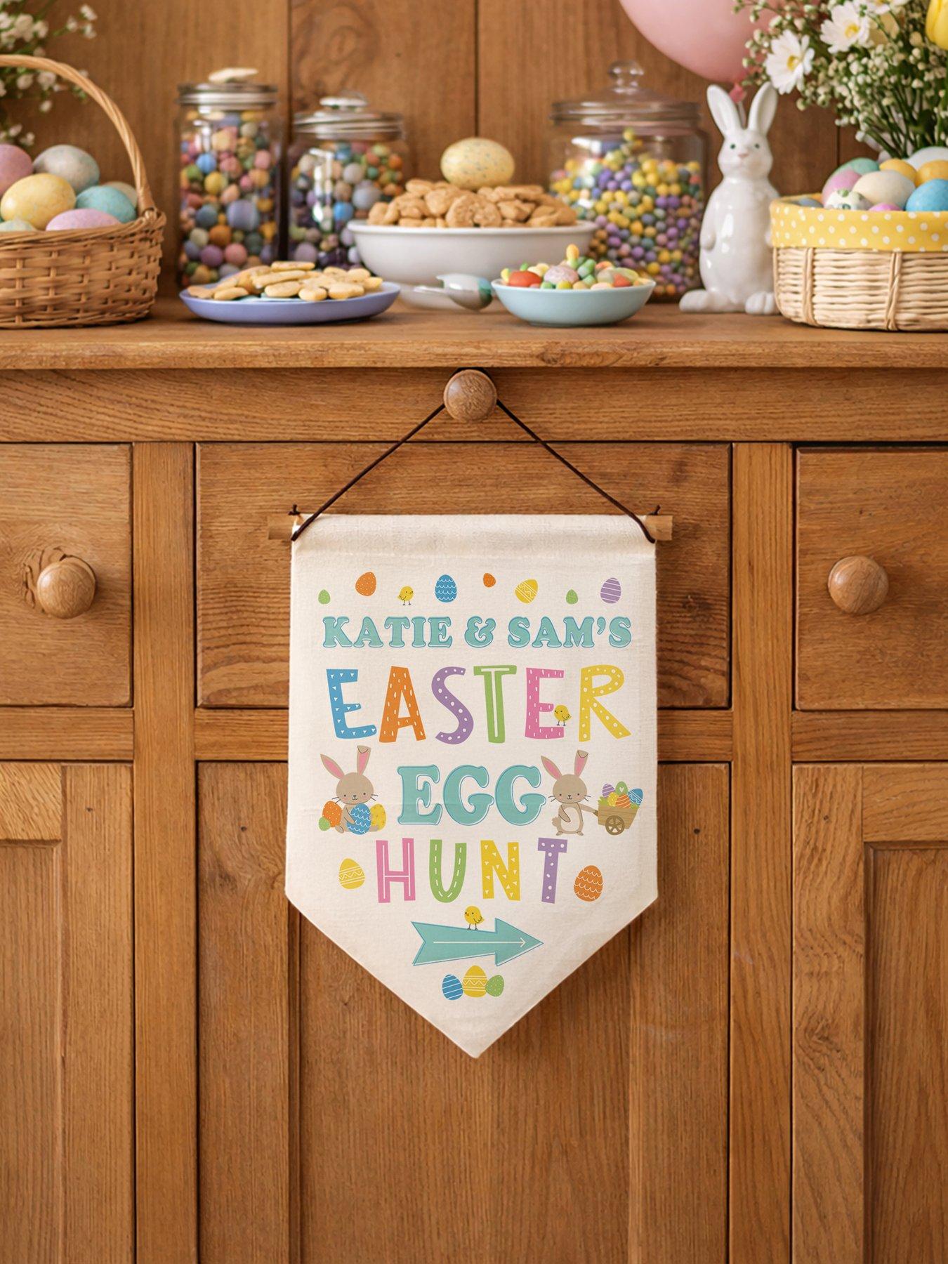 the-personalised-memento-company-personalised-easter-egg-hunt-signstillFront
