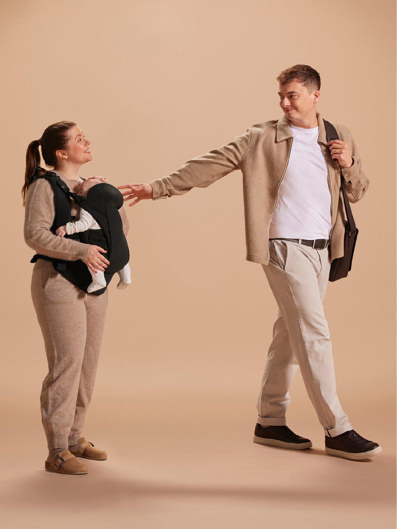 mamas-papas-kudo-baby-carrier-blackfront