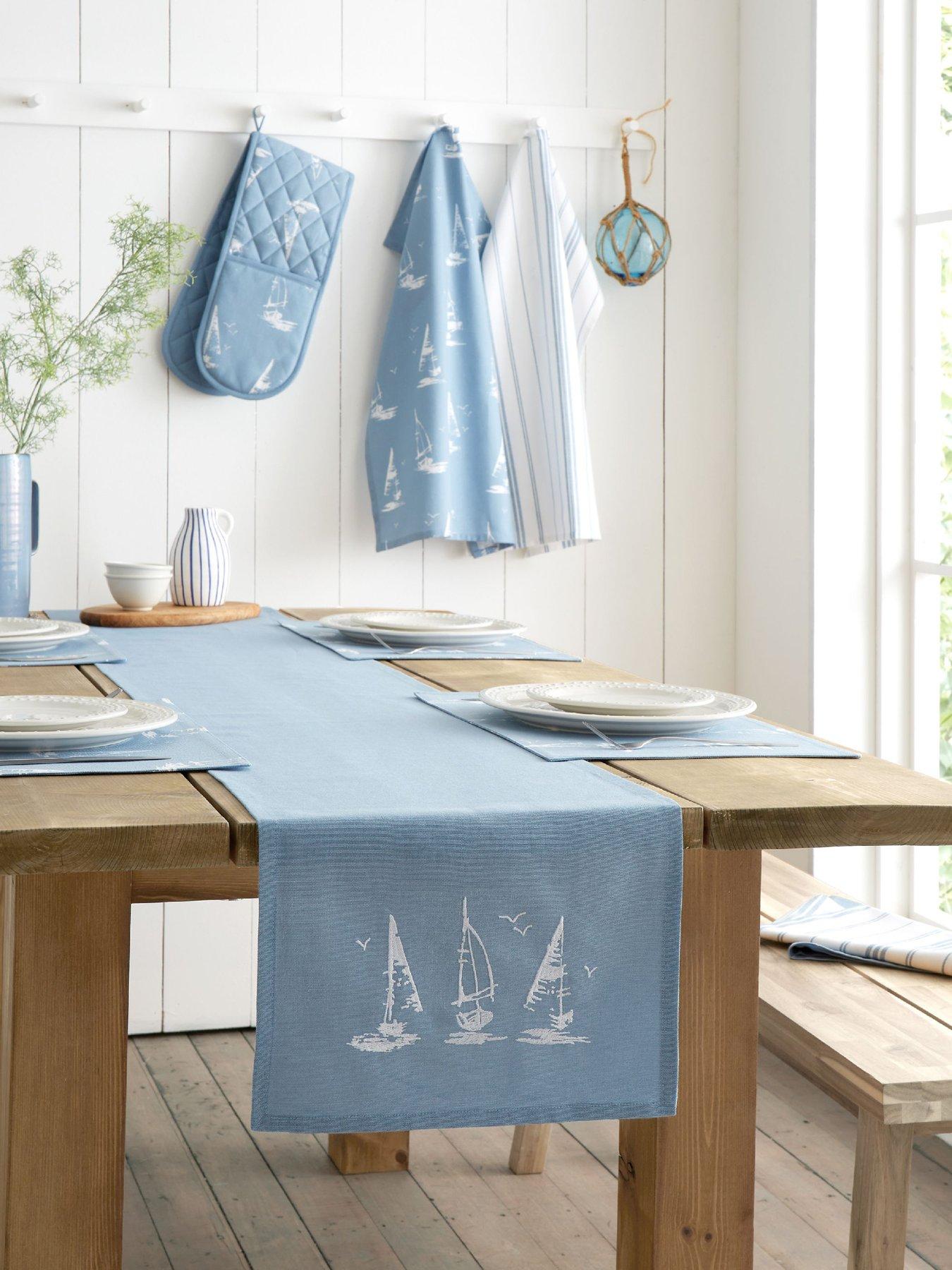 catherine-lansfield-salcombe-boats-runnerfront