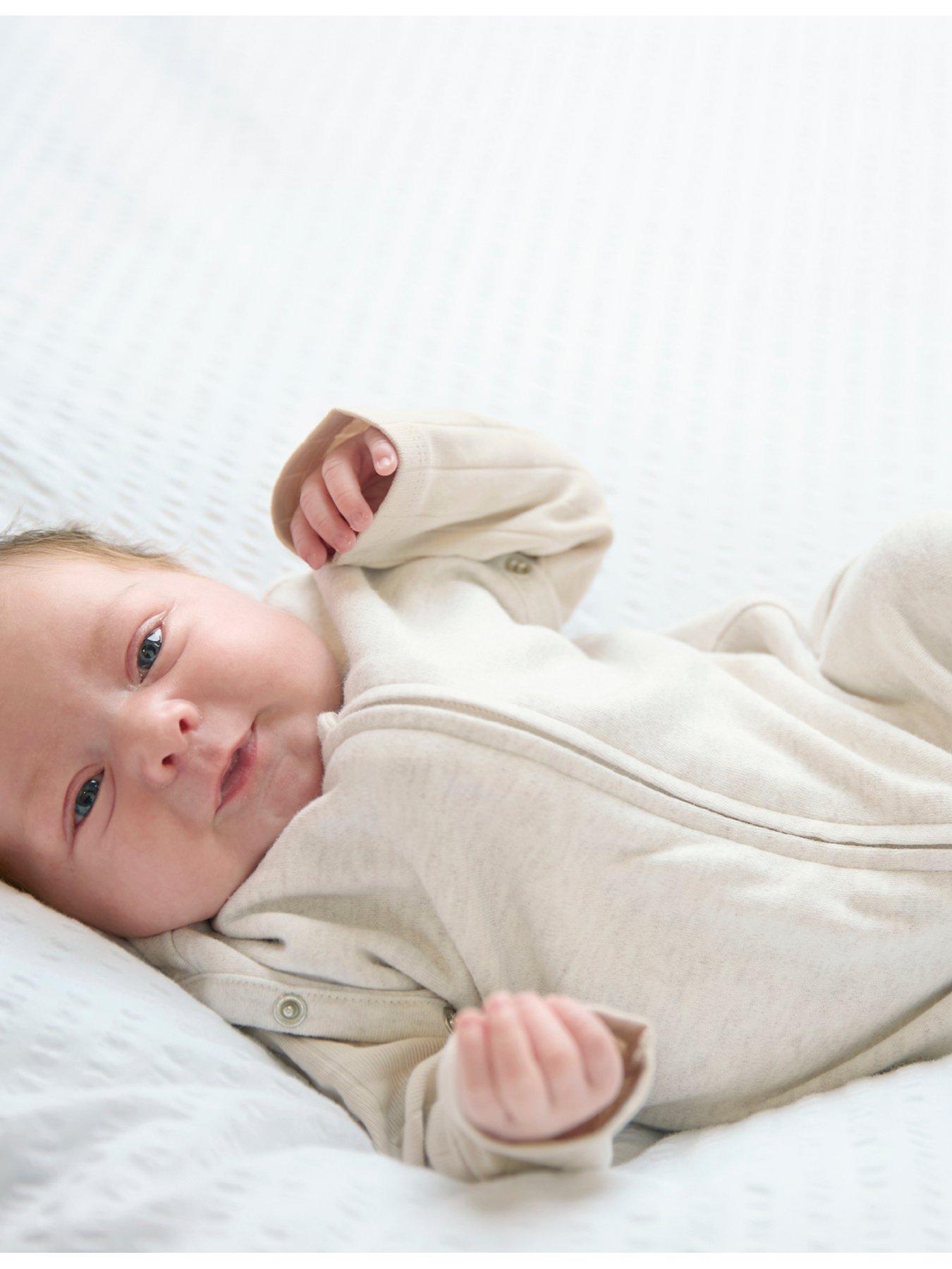 mamas-papas-swaddle-newborn-10-tog-oatoutfit