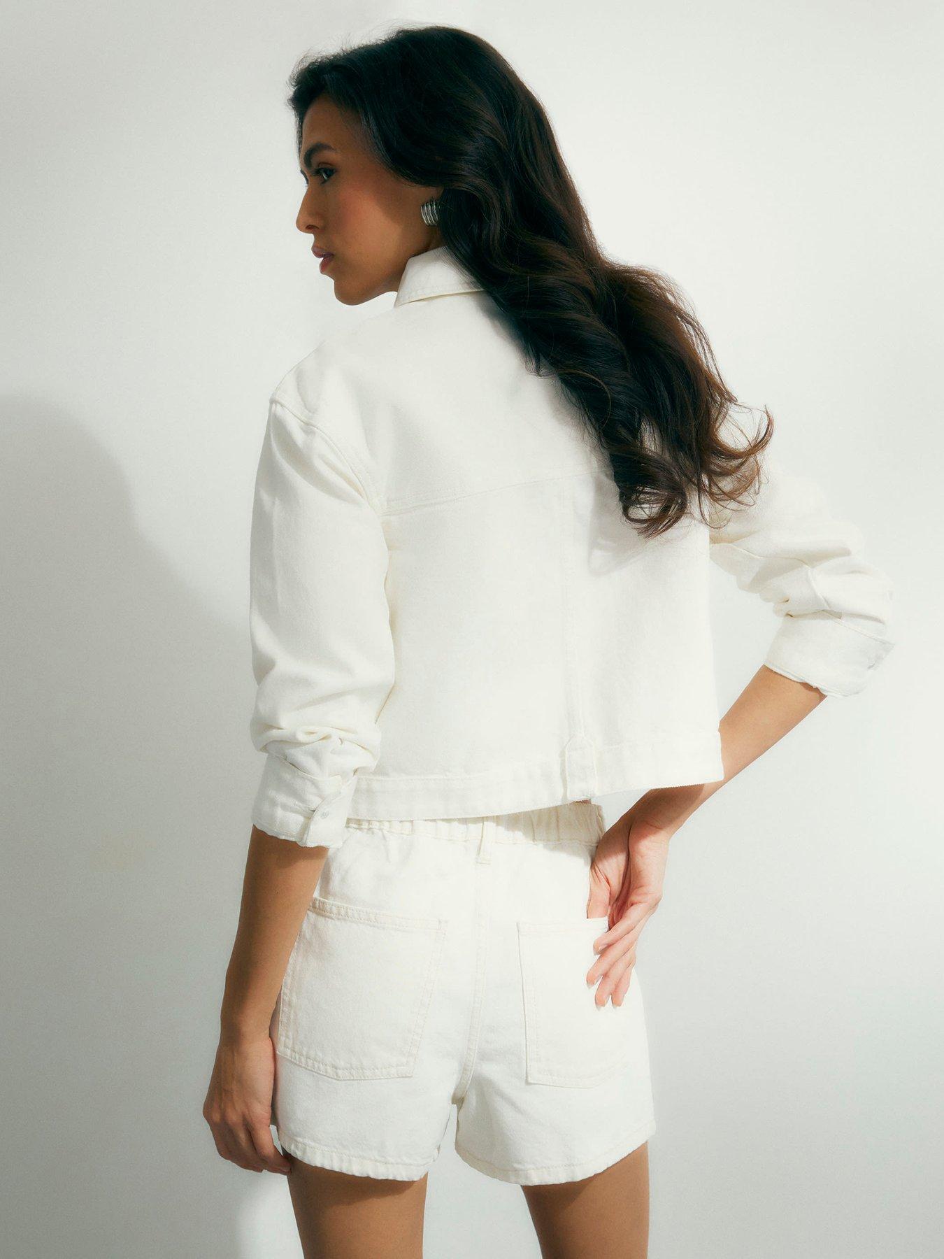 Image 2 of 6 of River Island Ellie Elasticated A Line Shorts - Cream