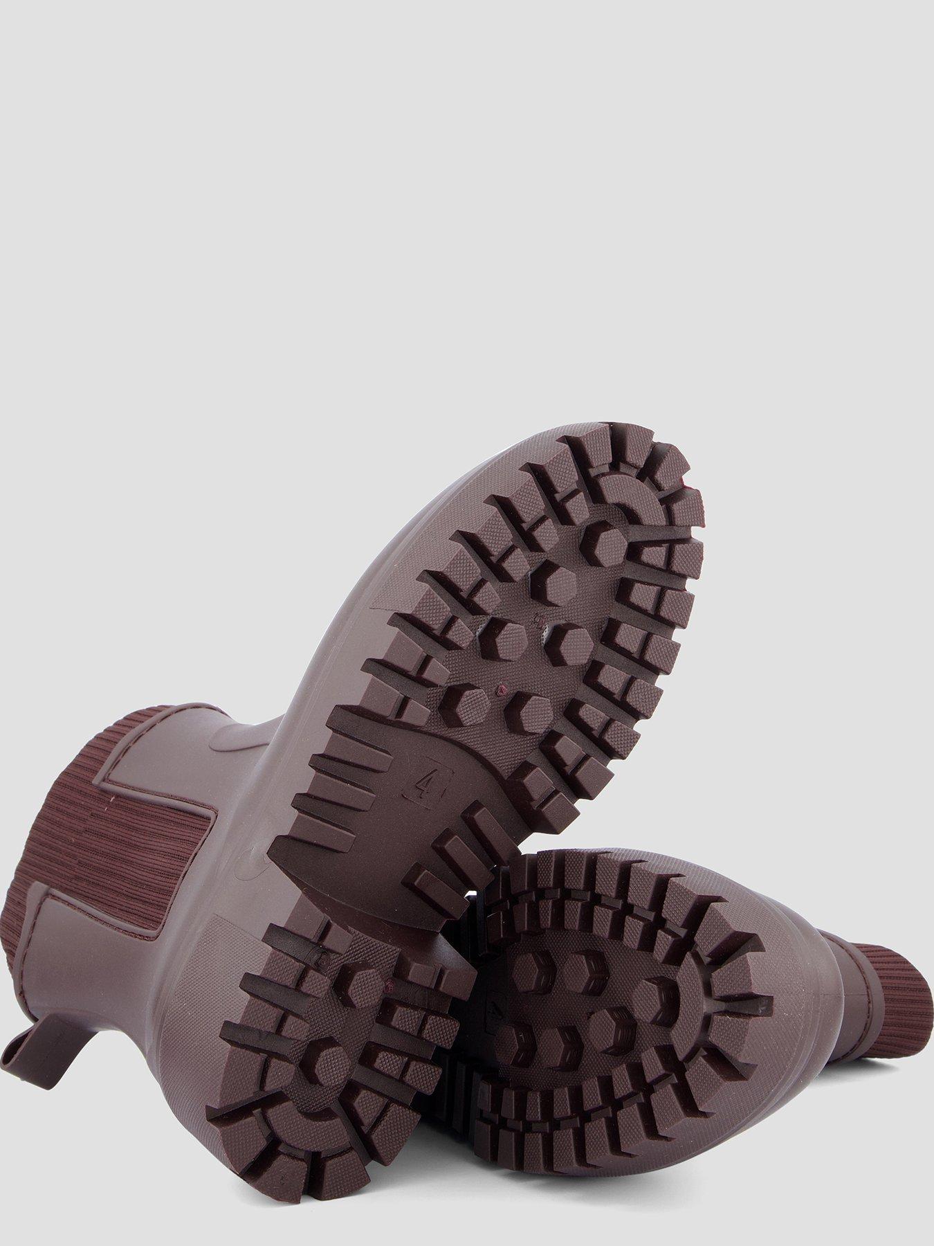 Image 4 of 7 of The Very Collection Rib Ankle Wellington Boot - Burgundy