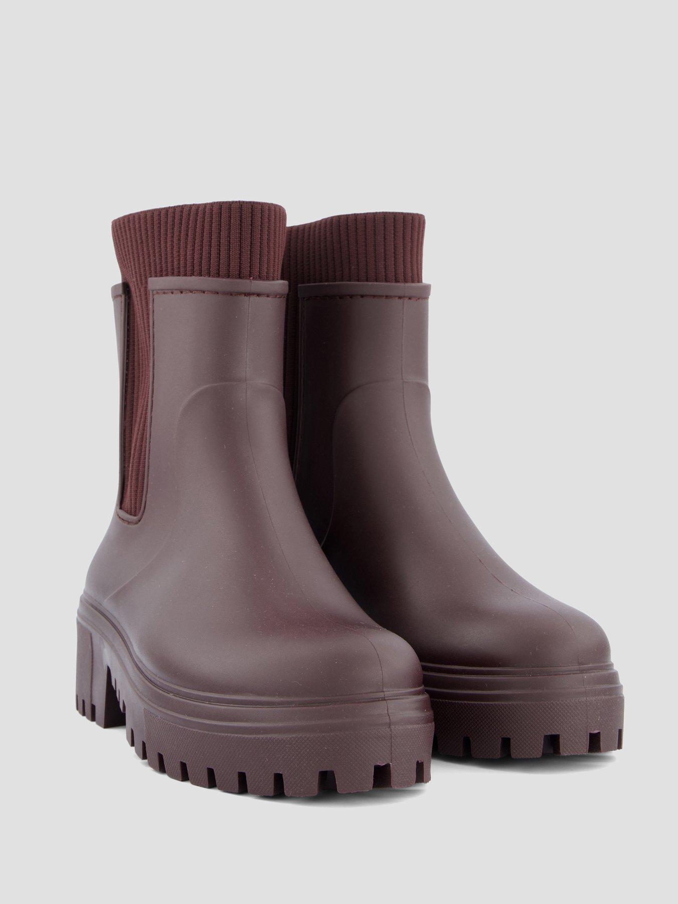 Image 6 of 7 of The Very Collection Rib Ankle Wellington Boot - Burgundy