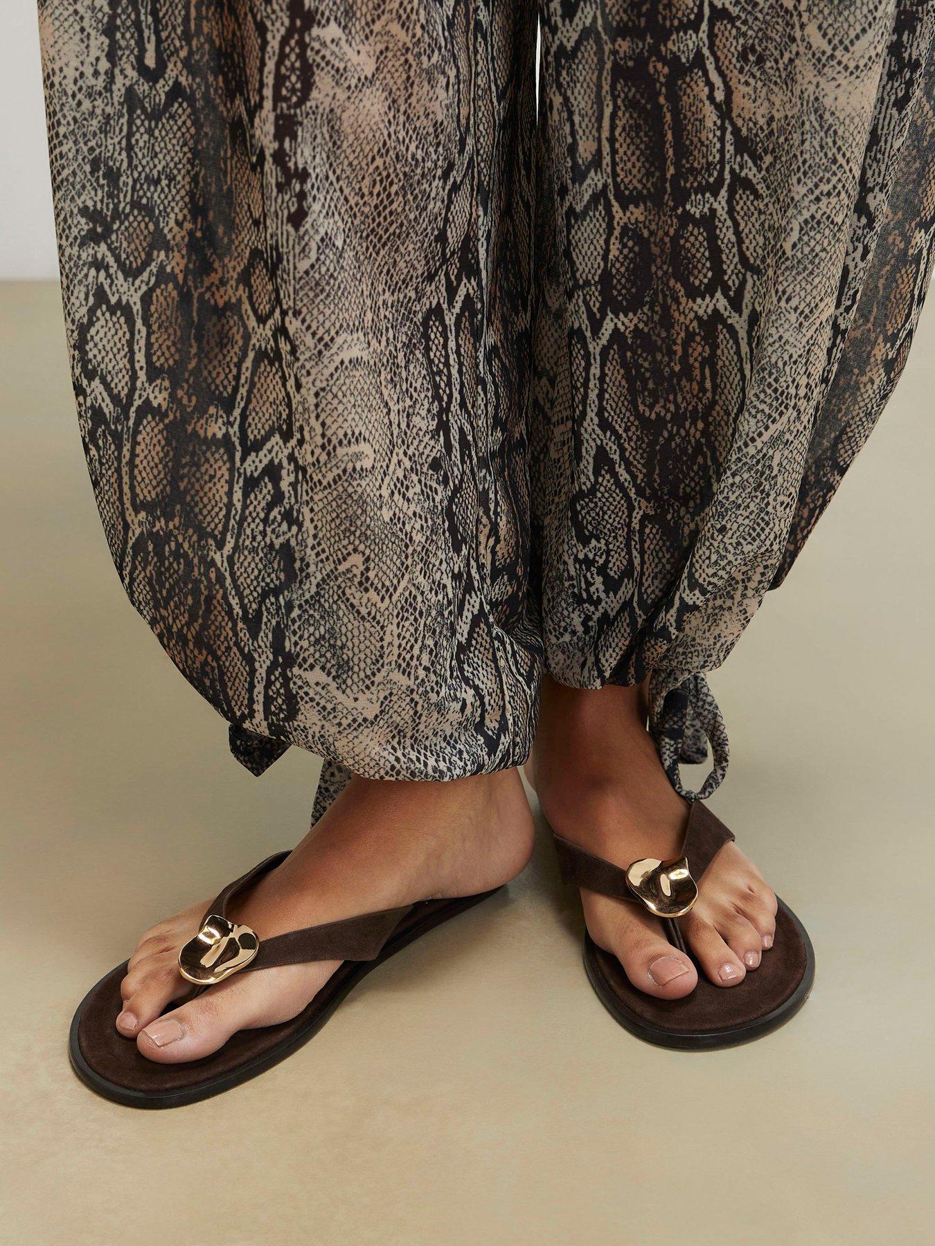 River Island Toe Thong Flat Sandals - Brown