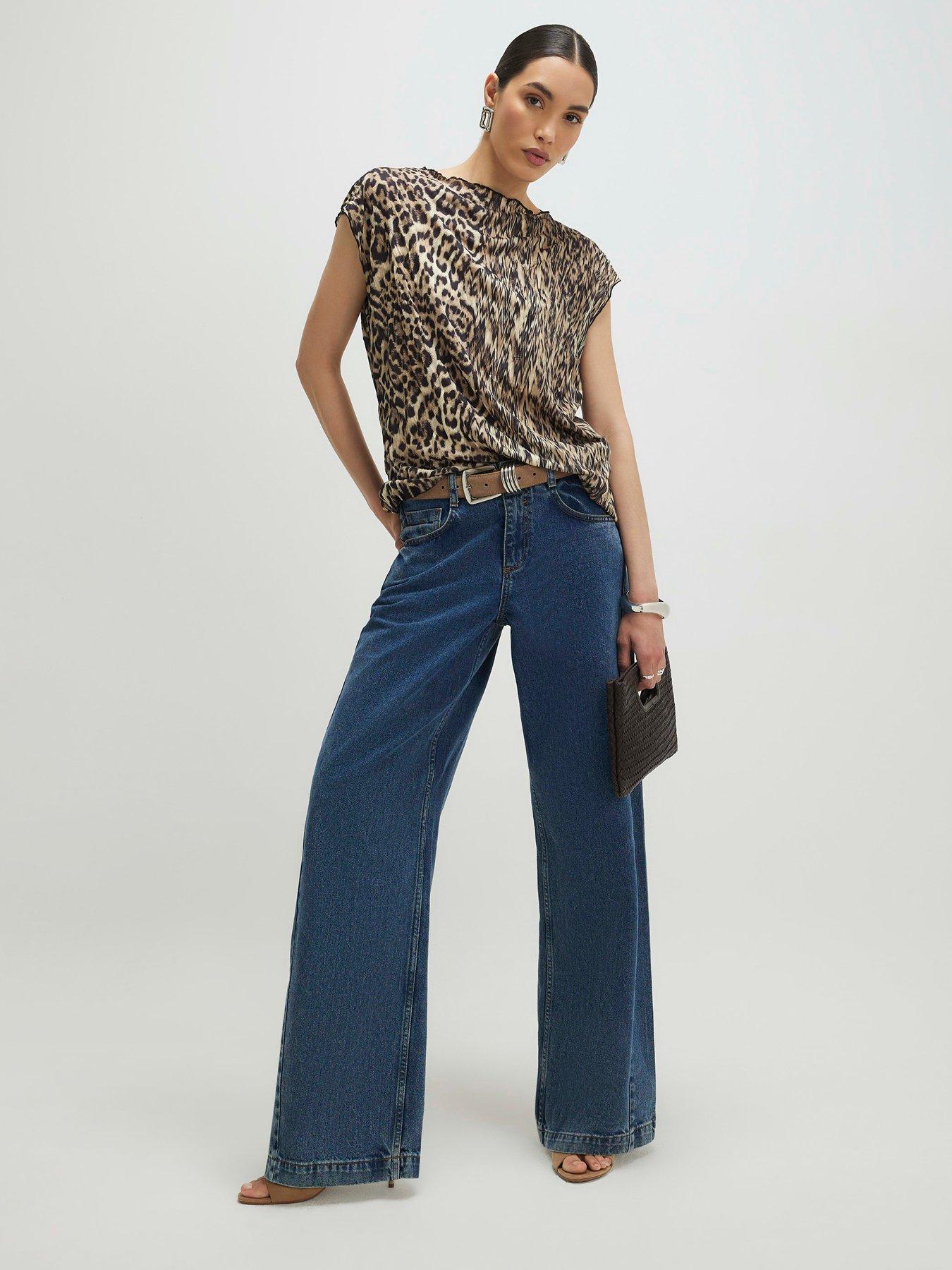 river-island-sl-leopard-crinkle-plisse-top-beigeback
