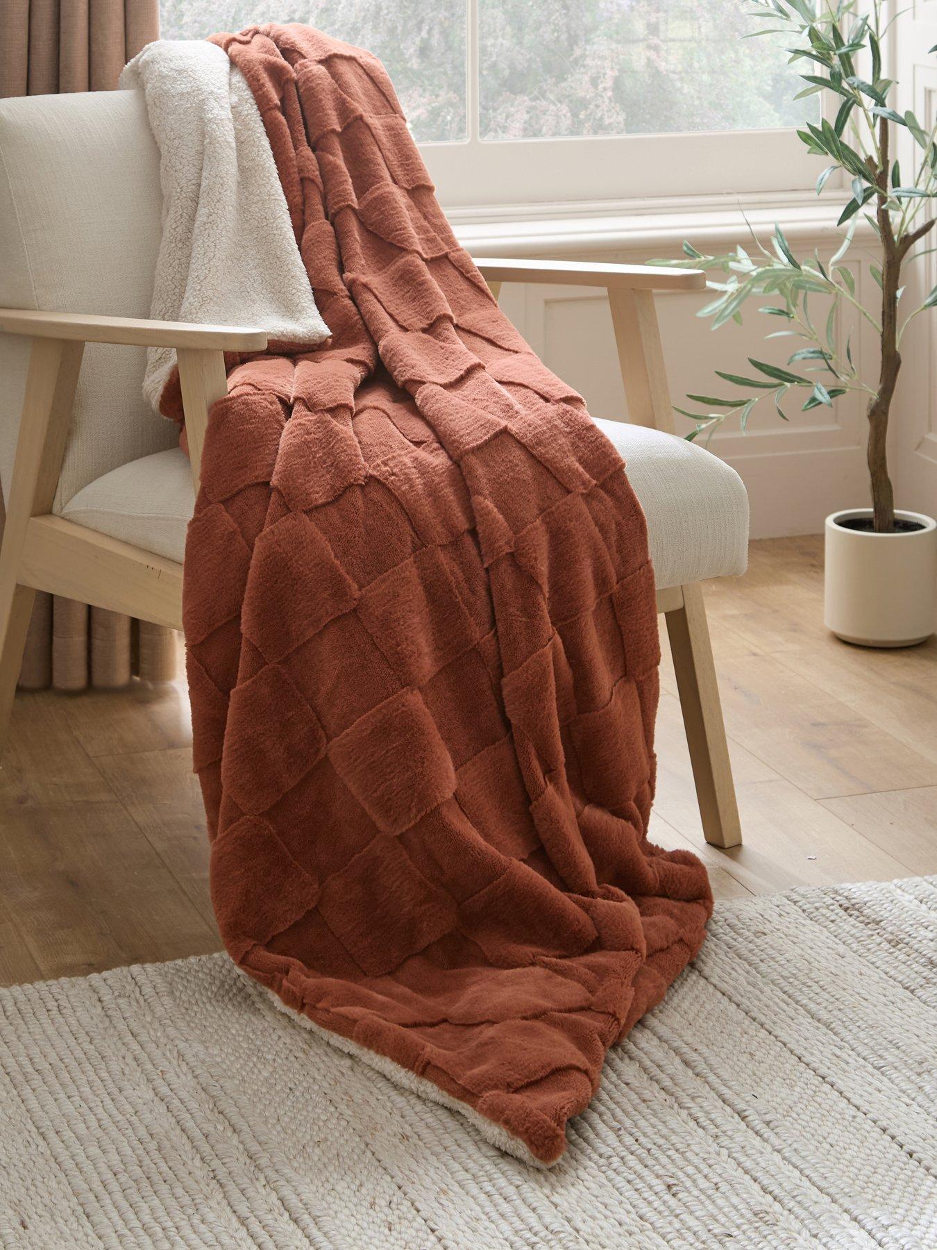 The Very Collection Checkboard Faux Fur Throw 150x200cm