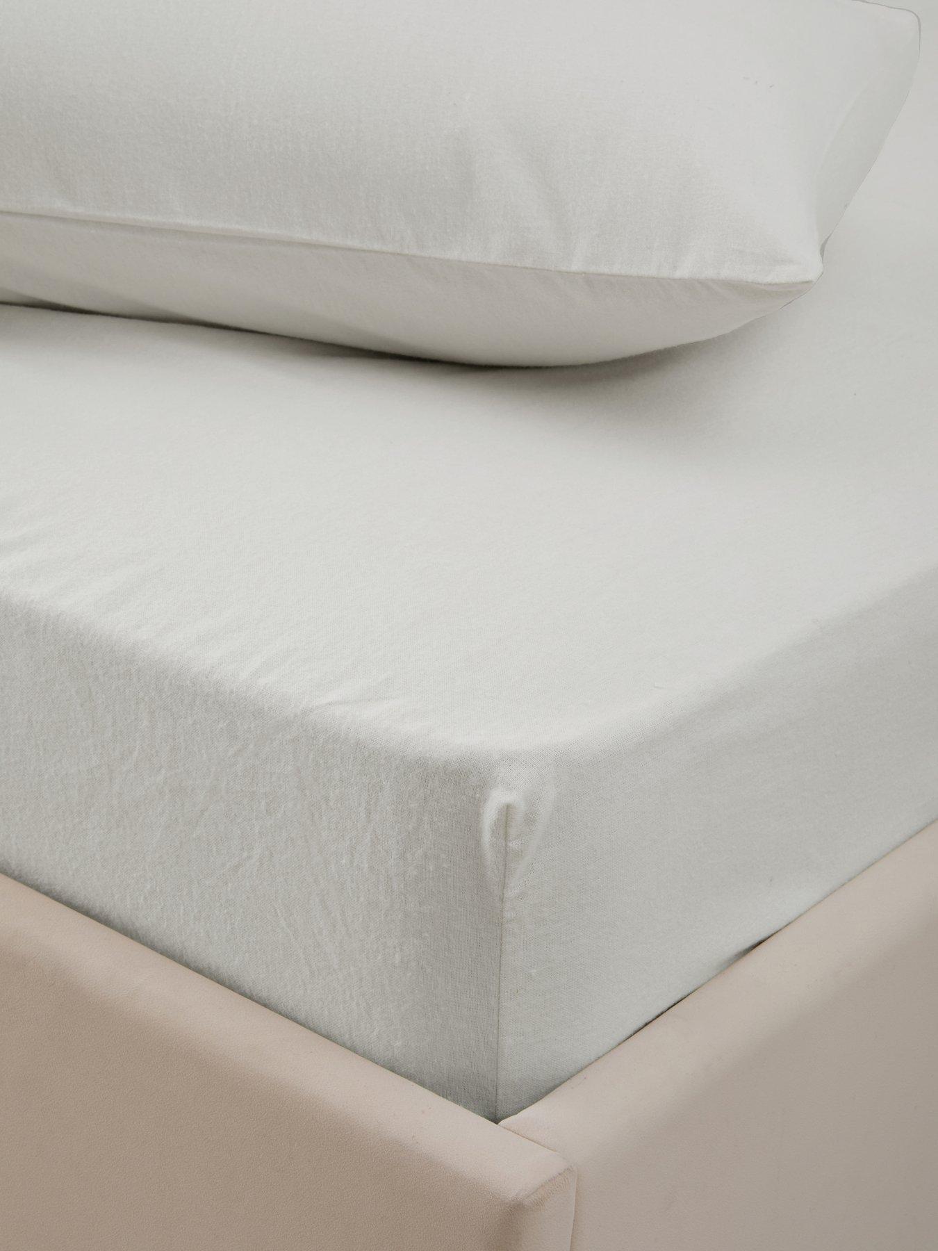 The Very Collection Brushed Cotton 28 cm Fitted Sheet