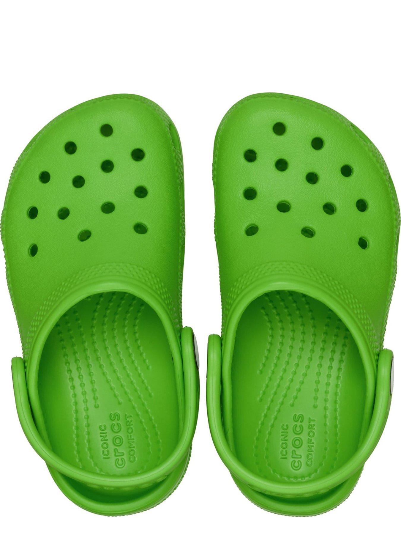 crocs-toddler-classic-clog-greenoutfit