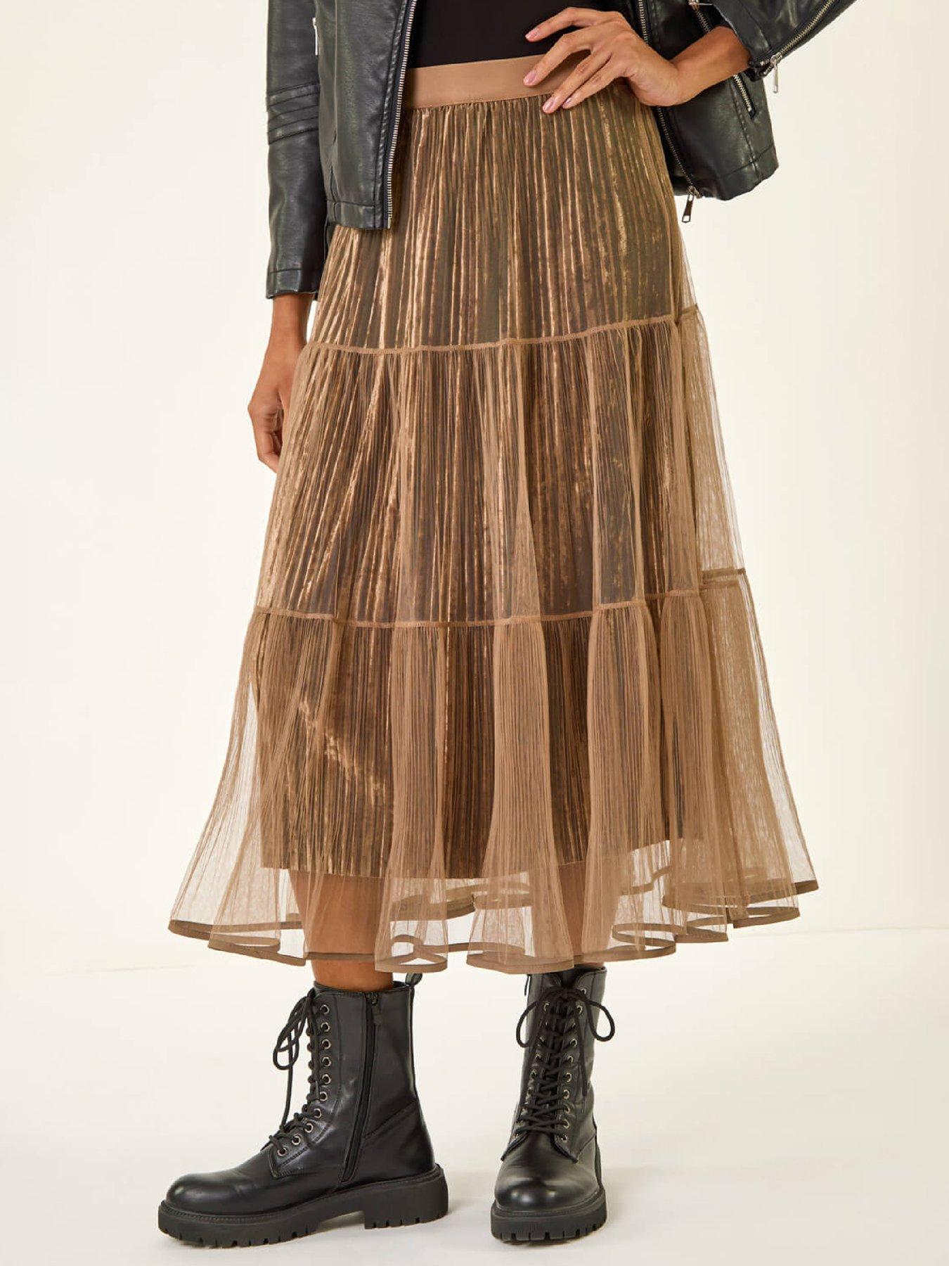 roman-pleated-velvet-overlay-skirtoutfit