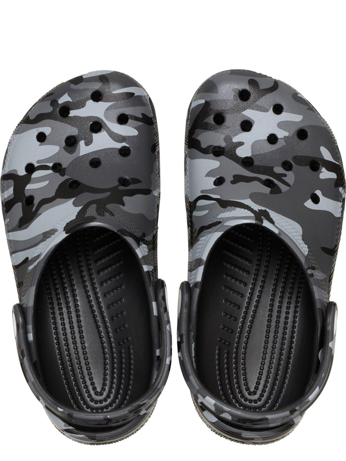 Image 4 of 6 of Crocs Classic Graphic Camo