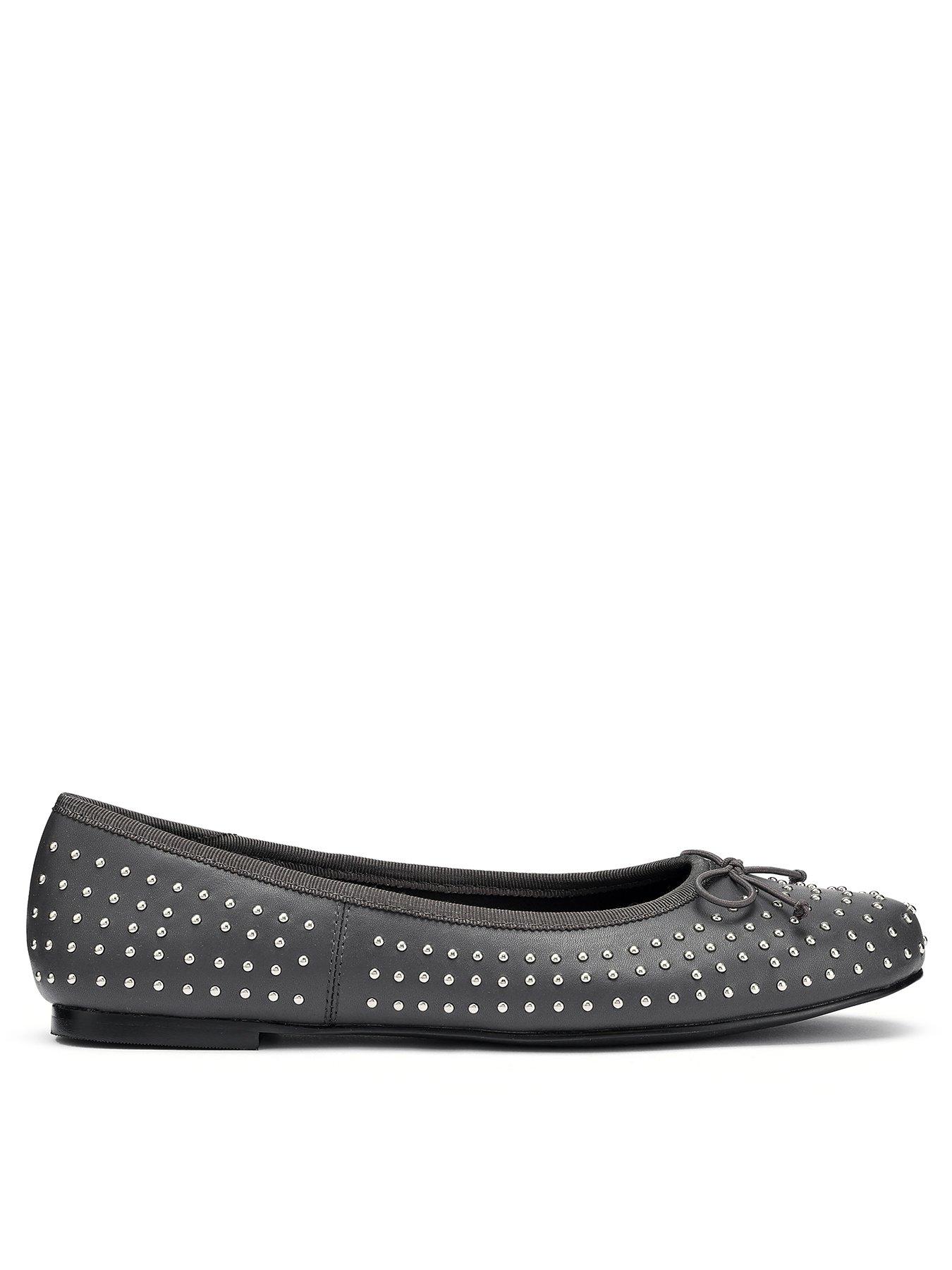 hotter-ebba-wide-dark-greyfront