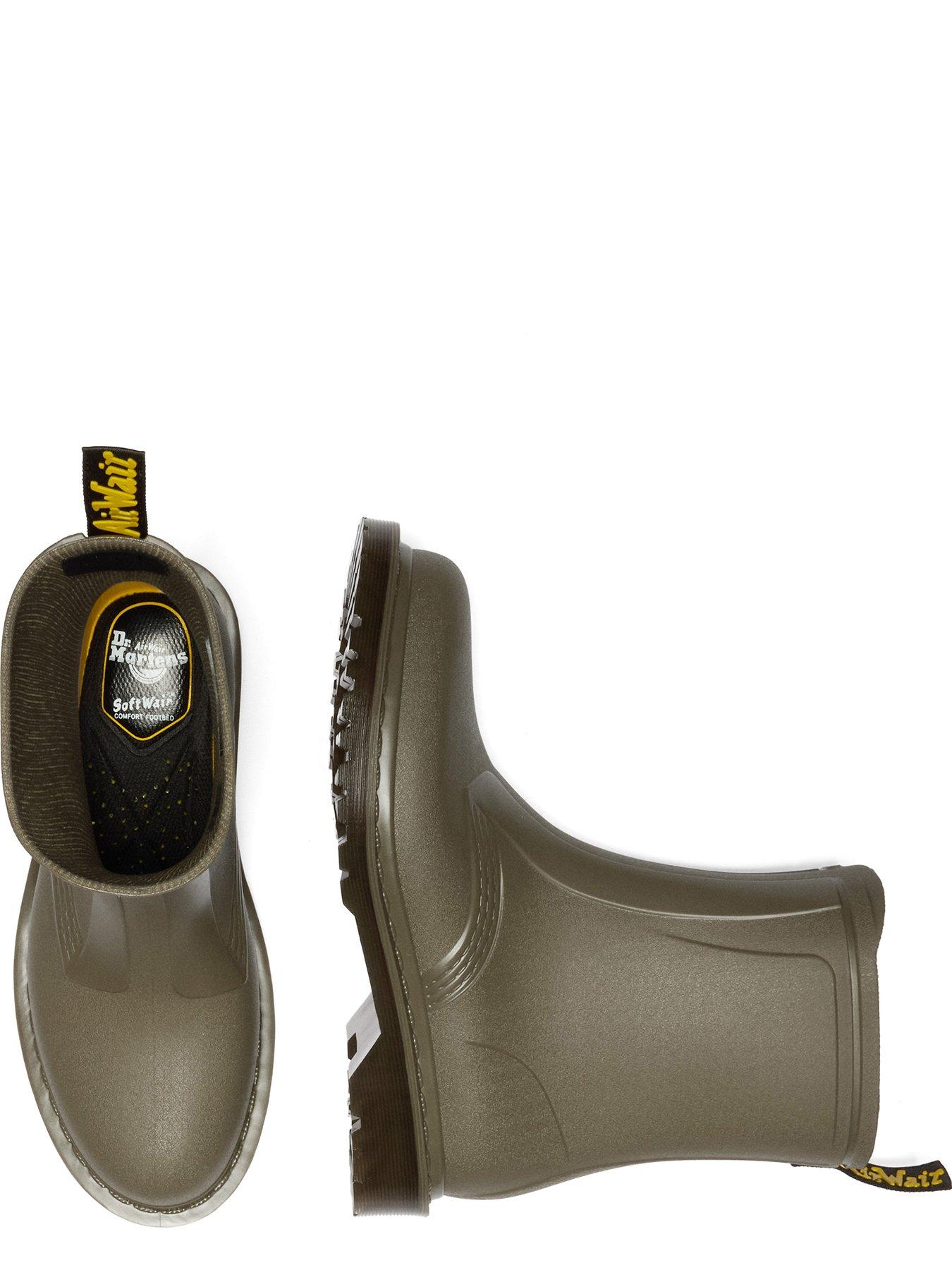 dr-martens-dr-1460-rain-pvc-pull-on-boots-blackoutfit