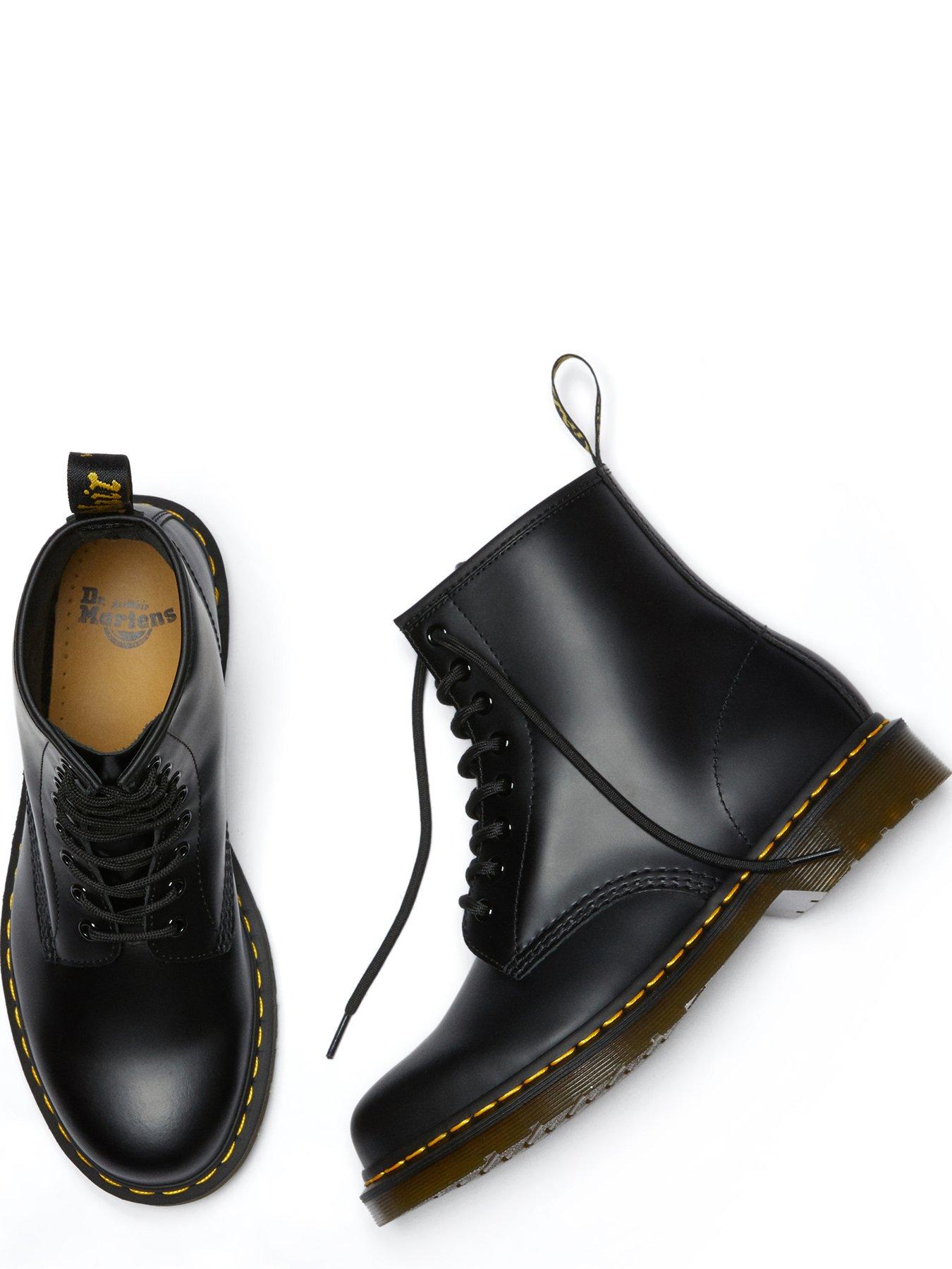 dr-martens-dr-1460-8-eye-smooth-leather-lace-up-boots-blackoutfit