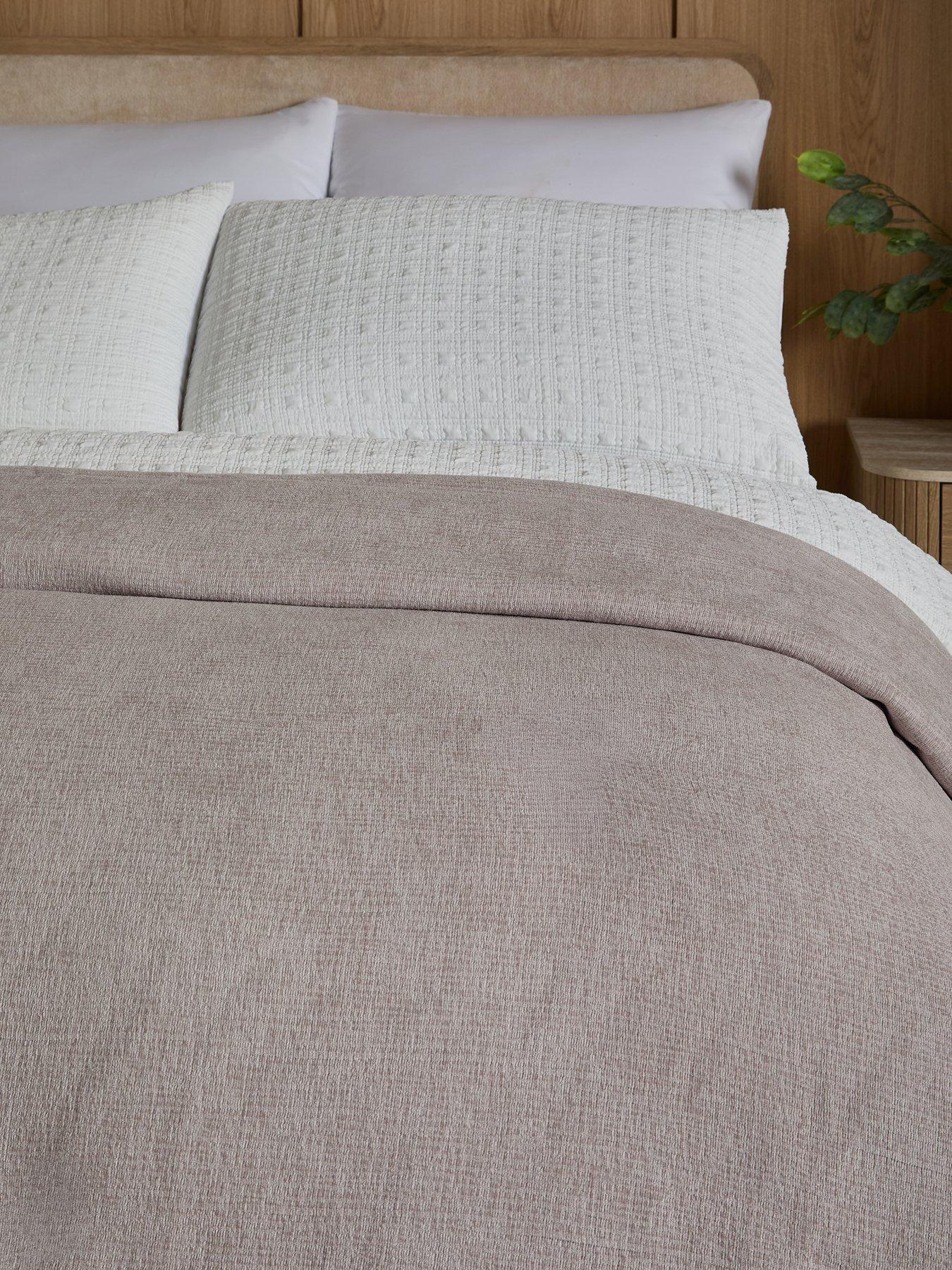 Image 3 of 6 of The Very Collection Velvet Wave Quilted Bedspread 220X200cm