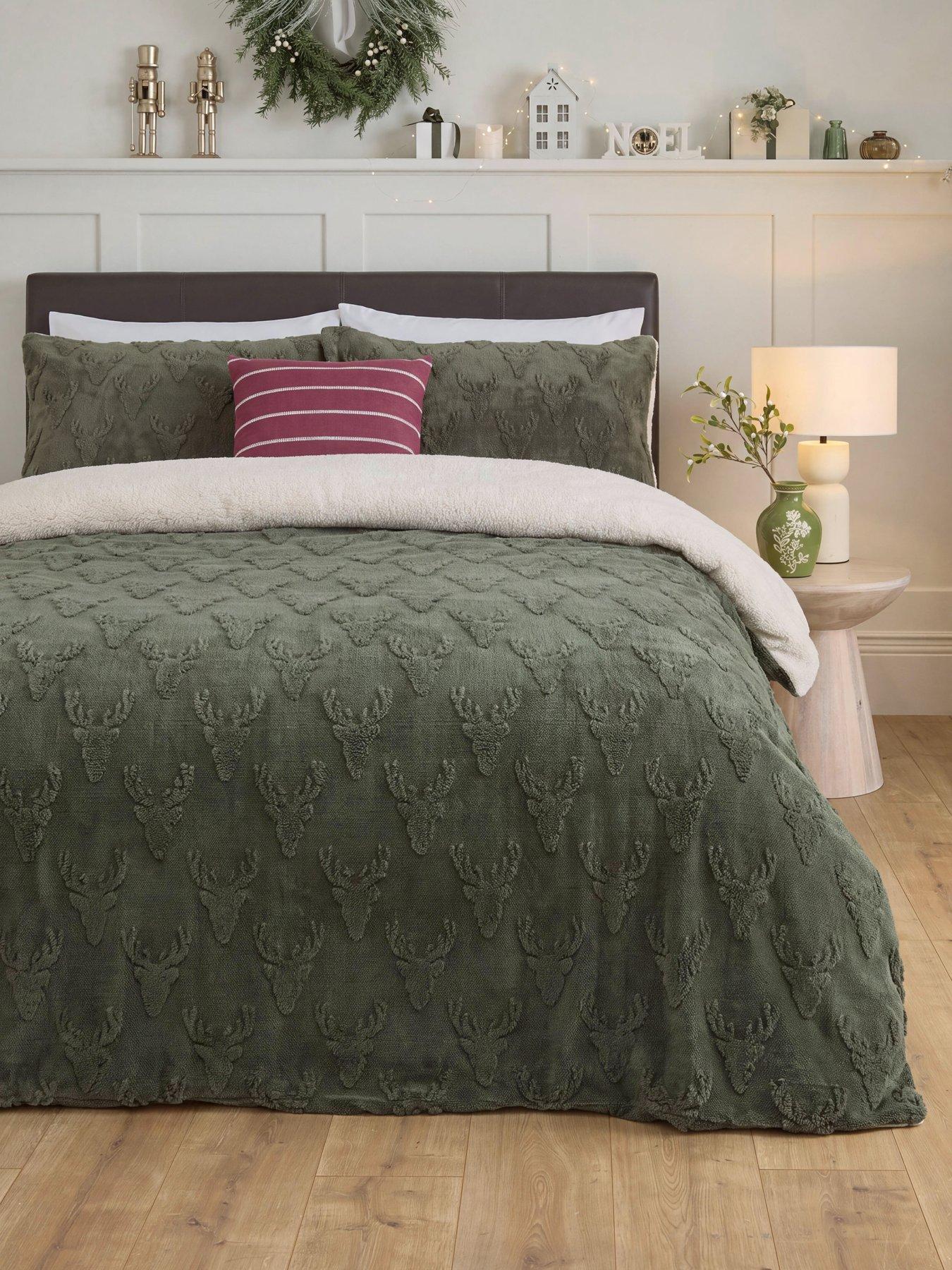 The Very Collection Christmas Stag Fleece Duvet Set