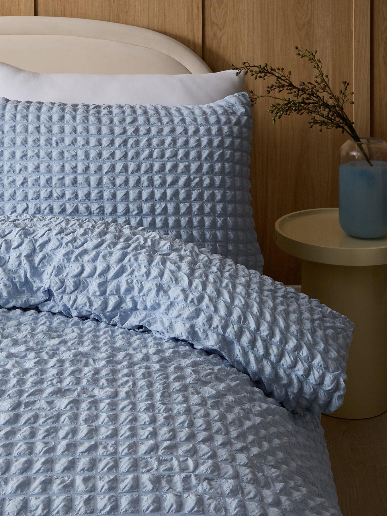 Image 5 of 5 of The Very Collection Pippa Seersucker Duvet Set