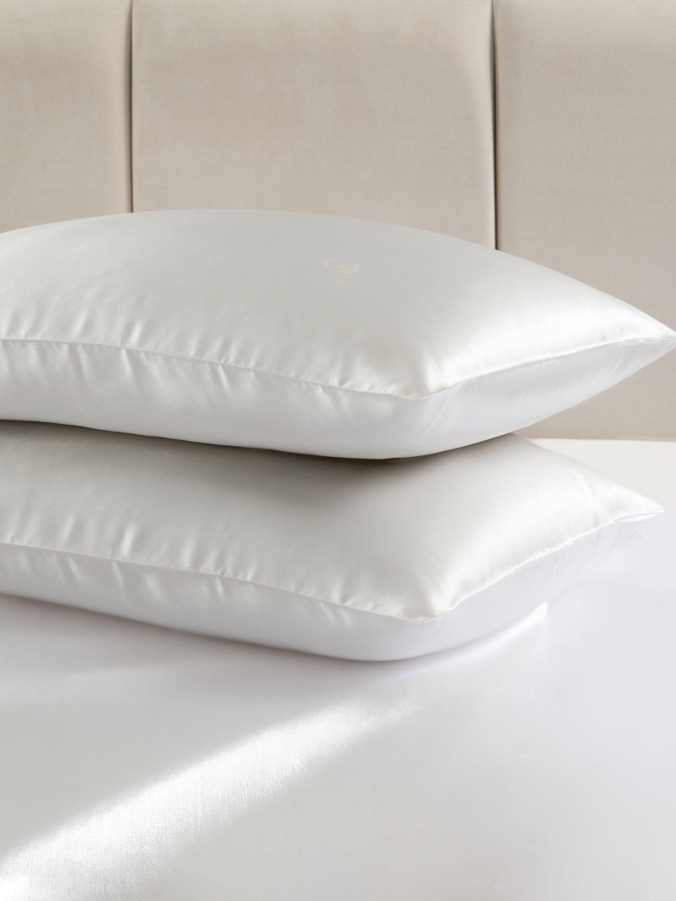 The Very Collection Mulberry Silk Pillowcase - Ivory