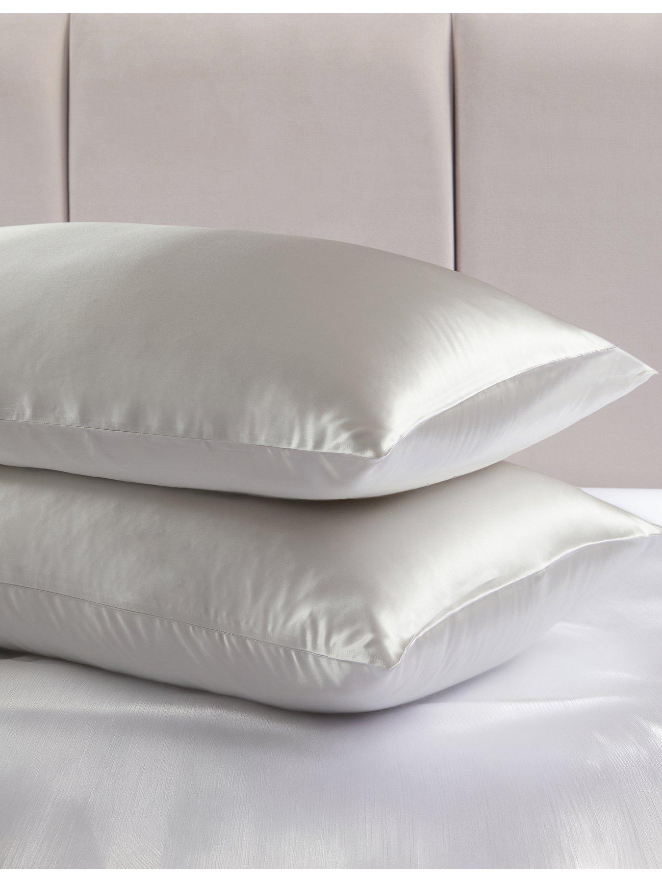 Image 1 of 3 of The Very Collection Mulberry Silk Pillowcase