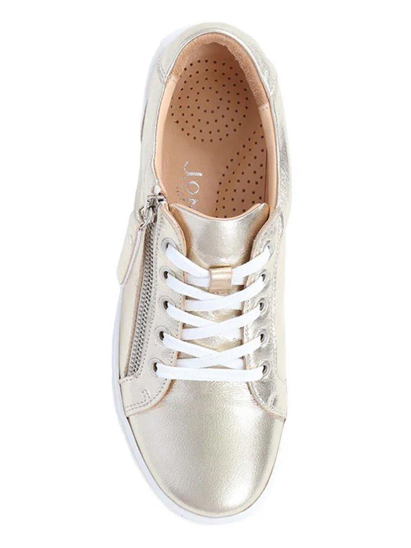 jones-bootmaker-padova-low-lace-up-trainer-goldoutfit