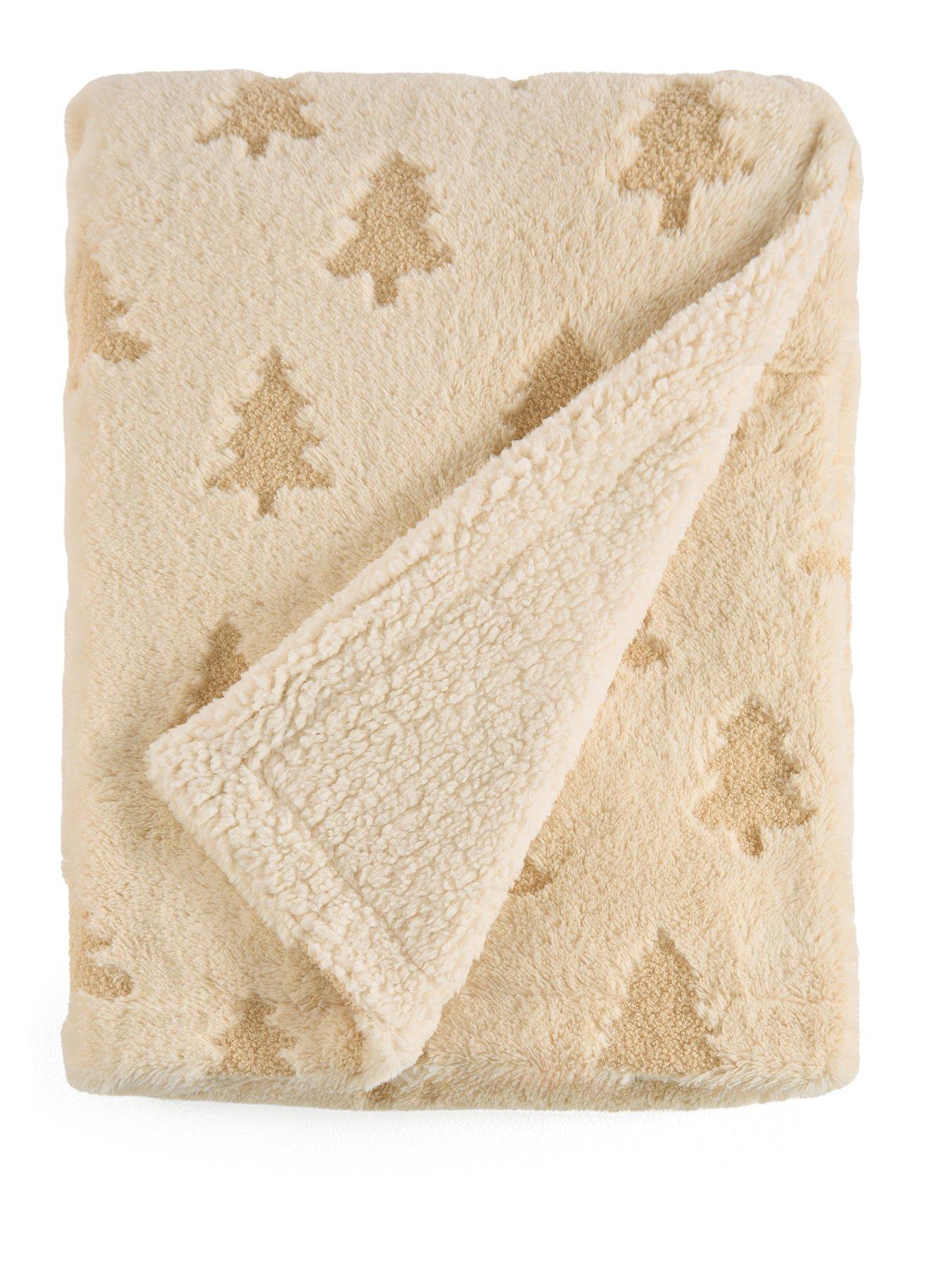 Image 3 of 6 of The Very Collection Cosy Christmas Tree Throw