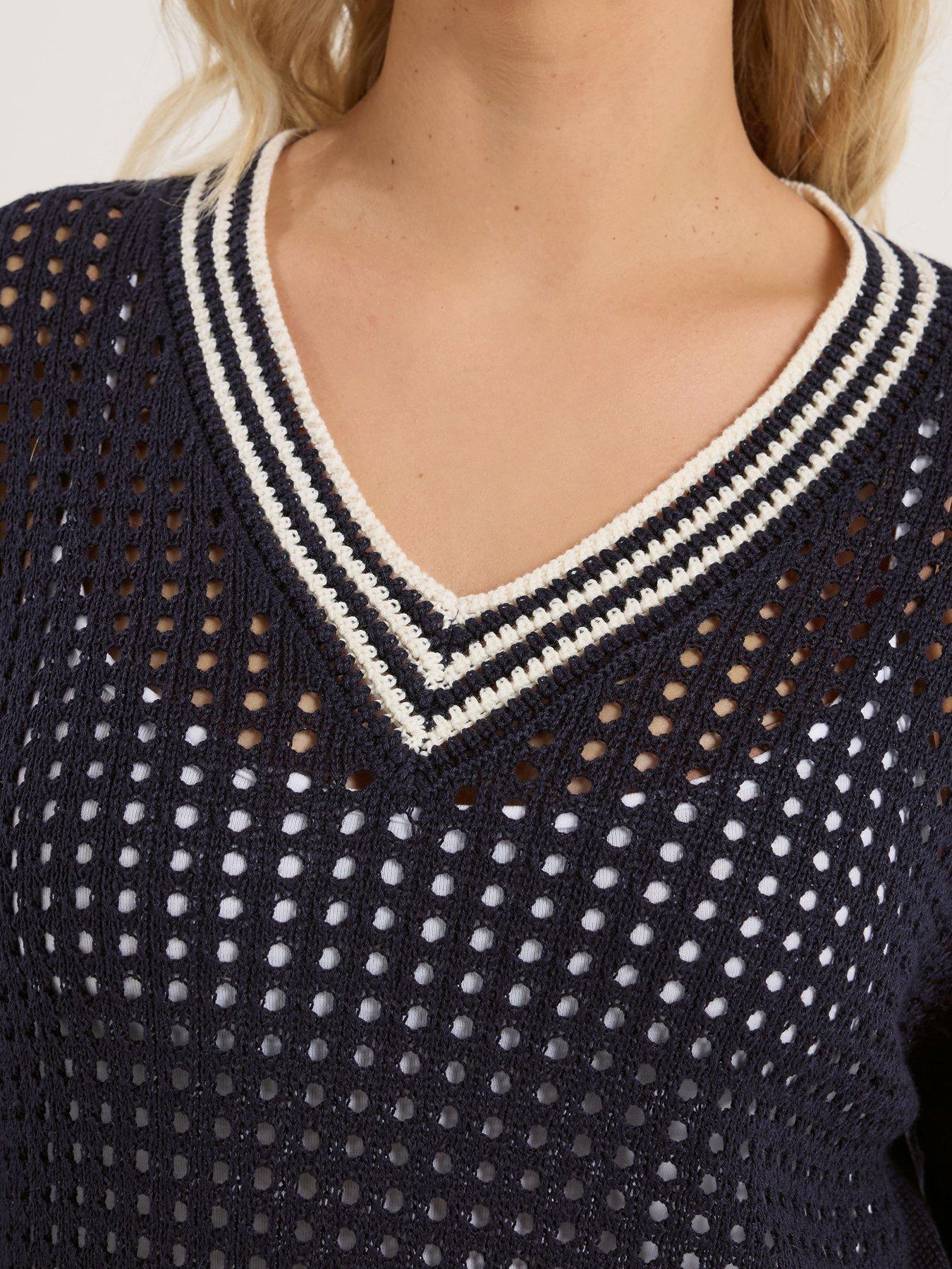 yours-curve-open-stitch-v-neck-jumperoutfit