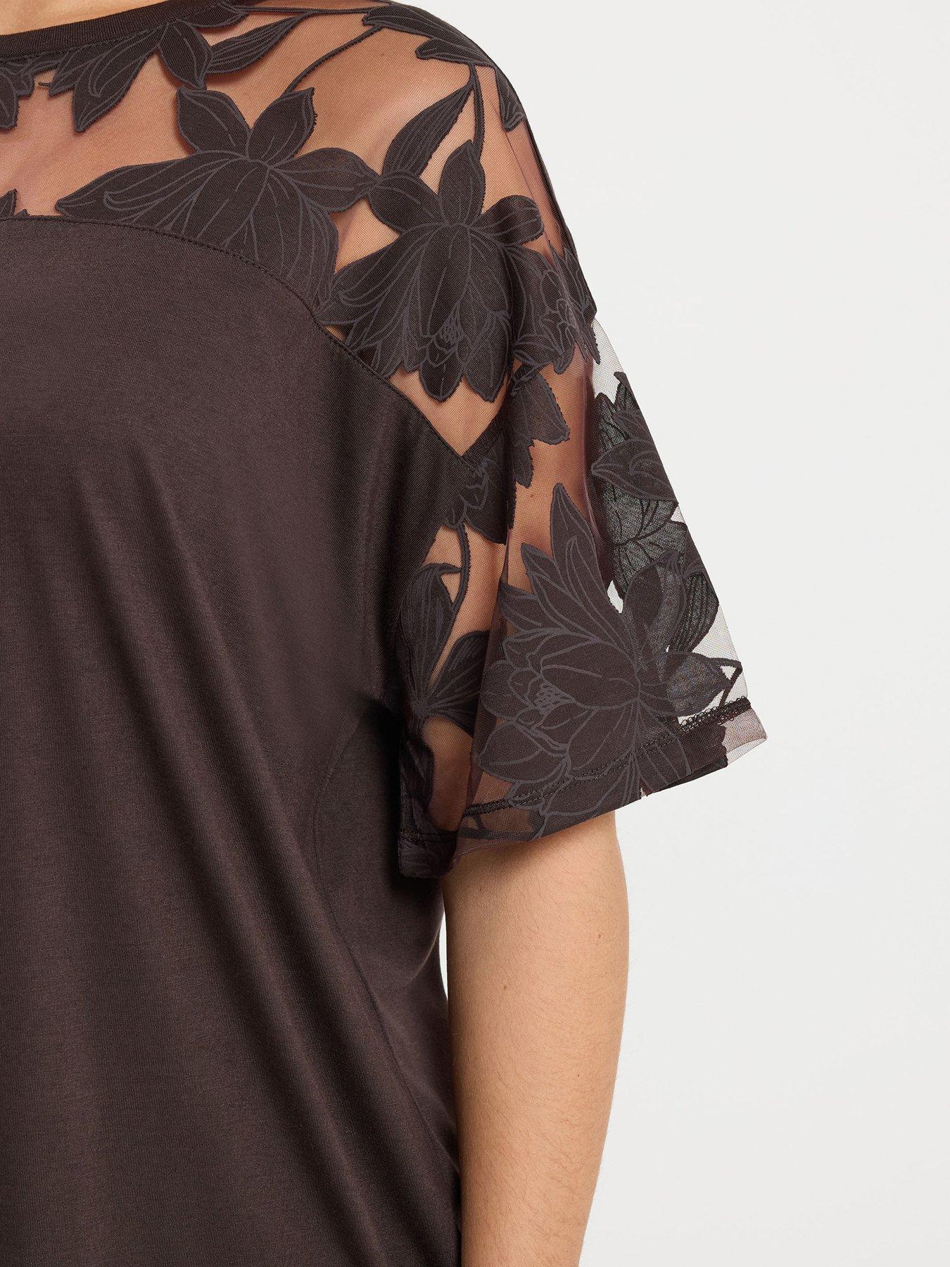 yours-curve-boxy-burnout-t-shirtoutfit