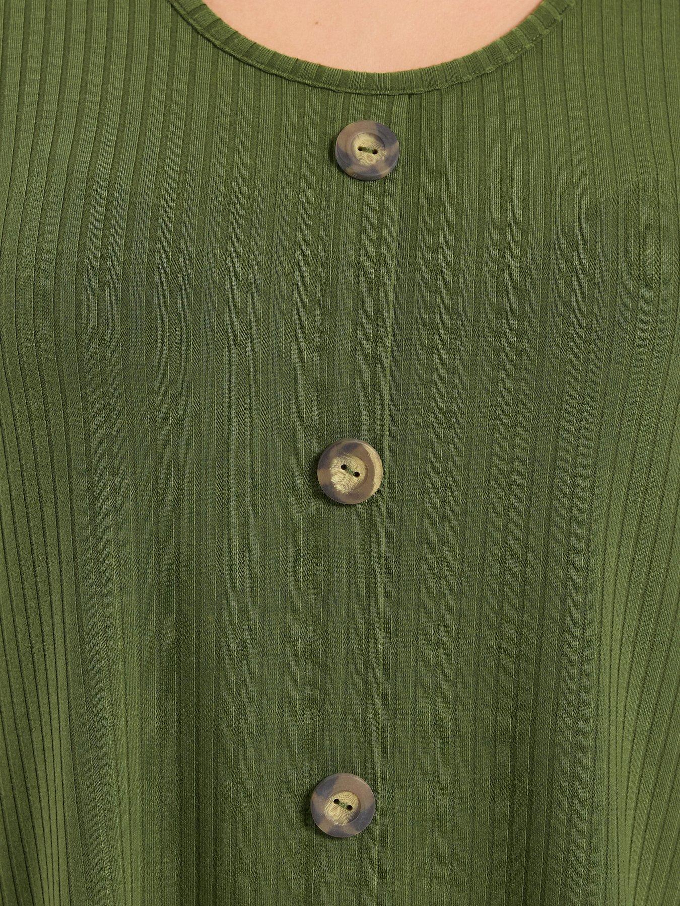 yours-curve-button-front-swing-t-shirtoutfit